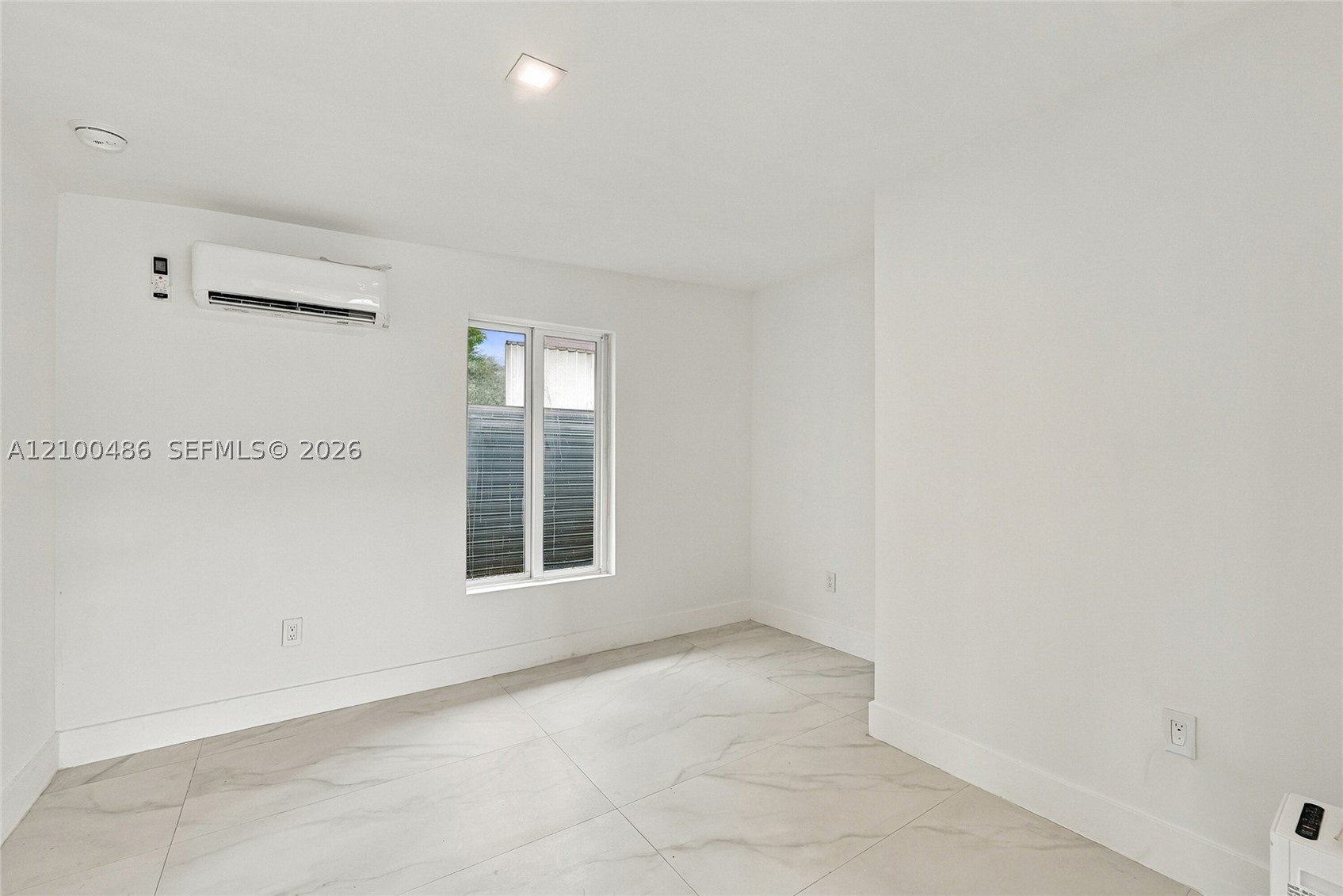 596 W 50th St Miami Beach, FL 33140