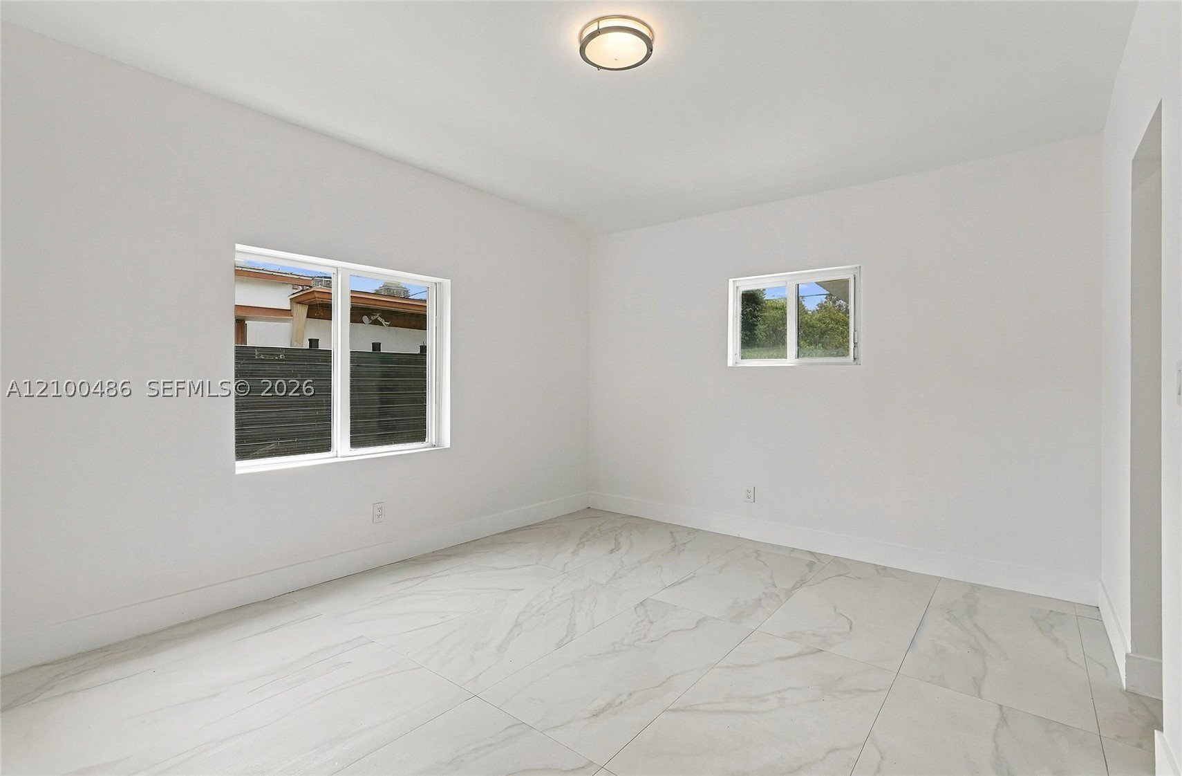 596 W 50th St Miami Beach, FL 33140