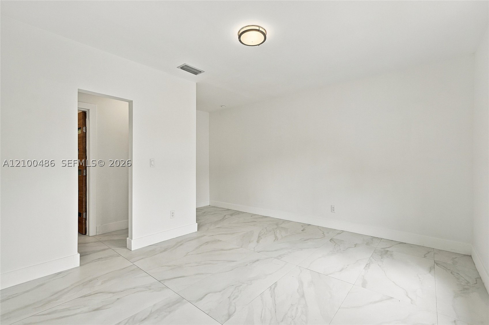 596 W 50th St Miami Beach, FL 33140