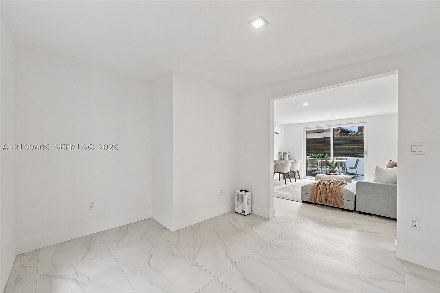 596 W 50th St Miami Beach, FL 33140