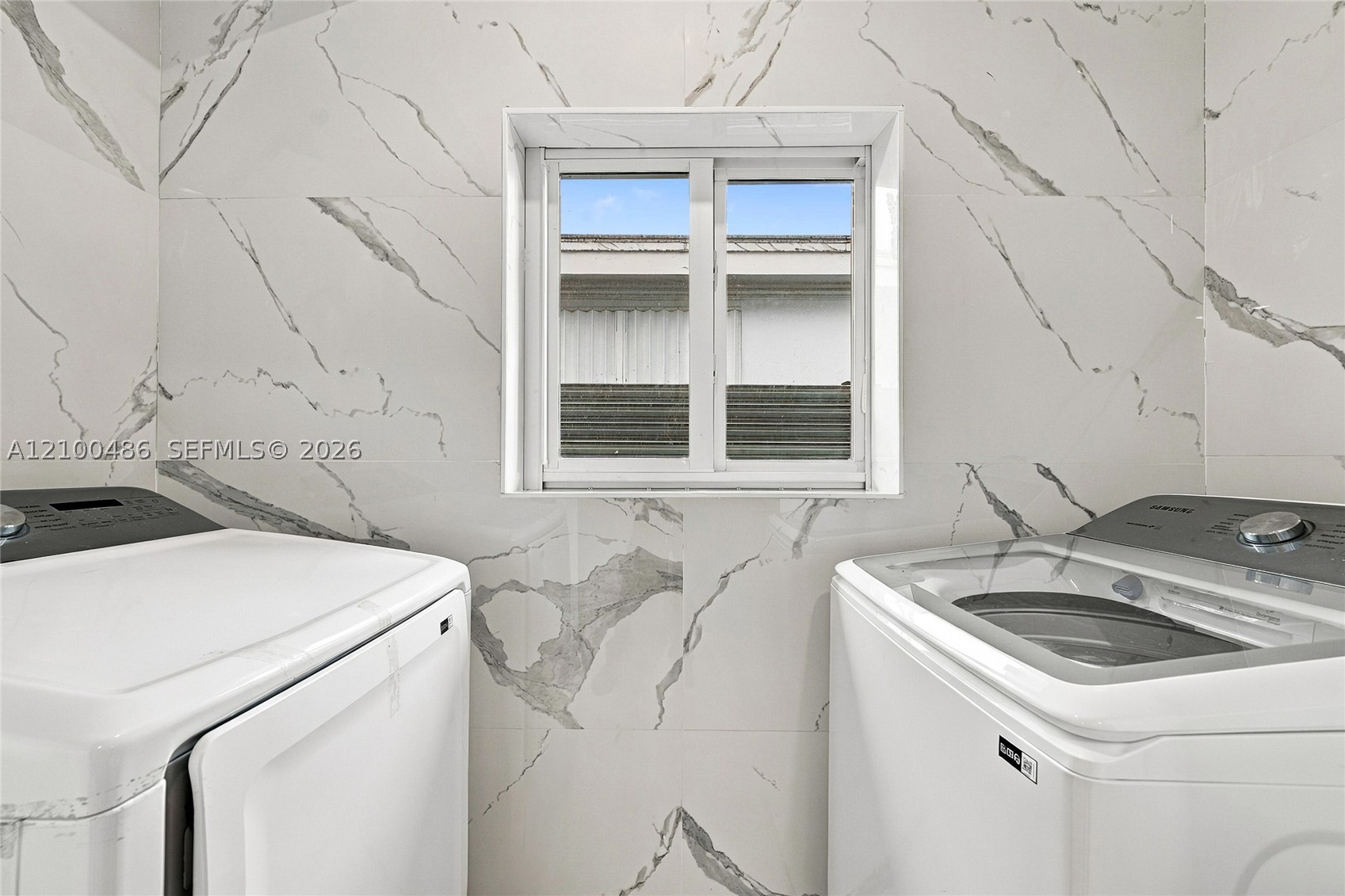 596 W 50th St Miami Beach, FL 33140