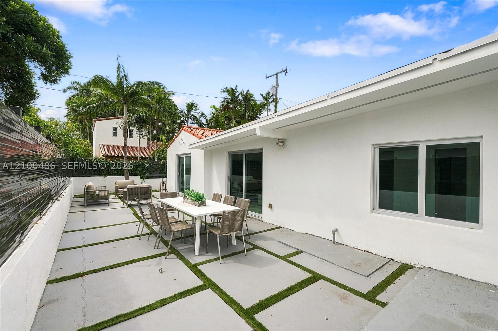 596 W 50th St Miami Beach, FL 33140