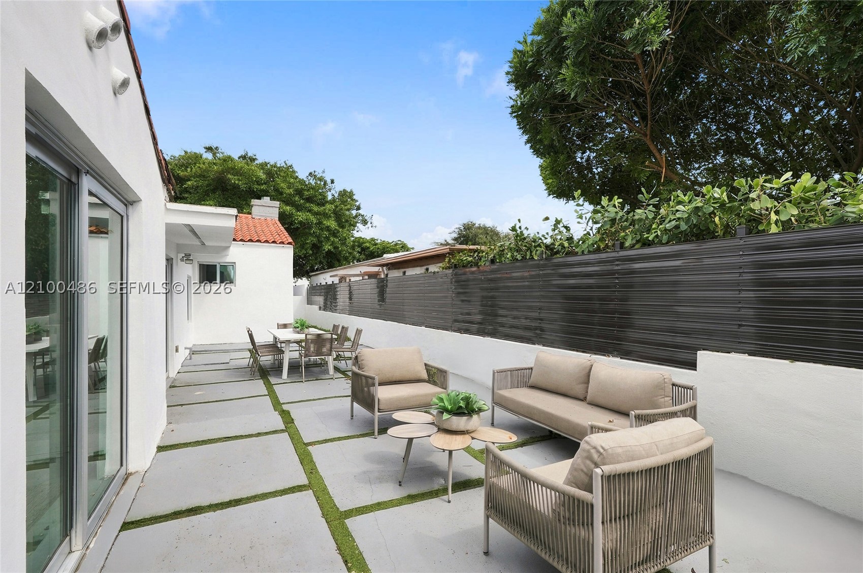 596 W 50th St Miami Beach, FL 33140