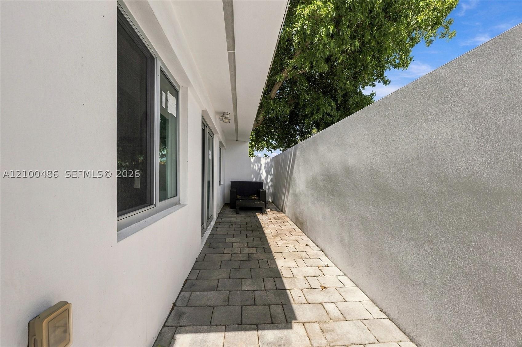 596 W 50th St Miami Beach, FL 33140