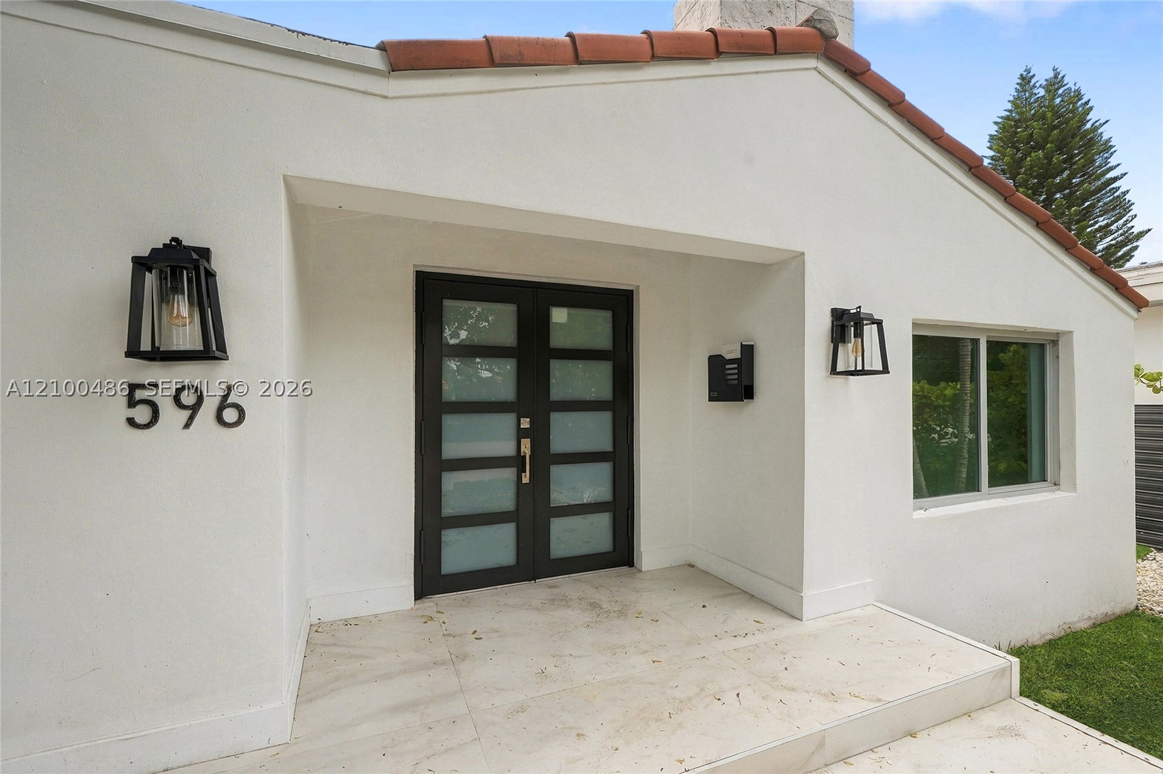 596 W 50th St Miami Beach, FL 33140