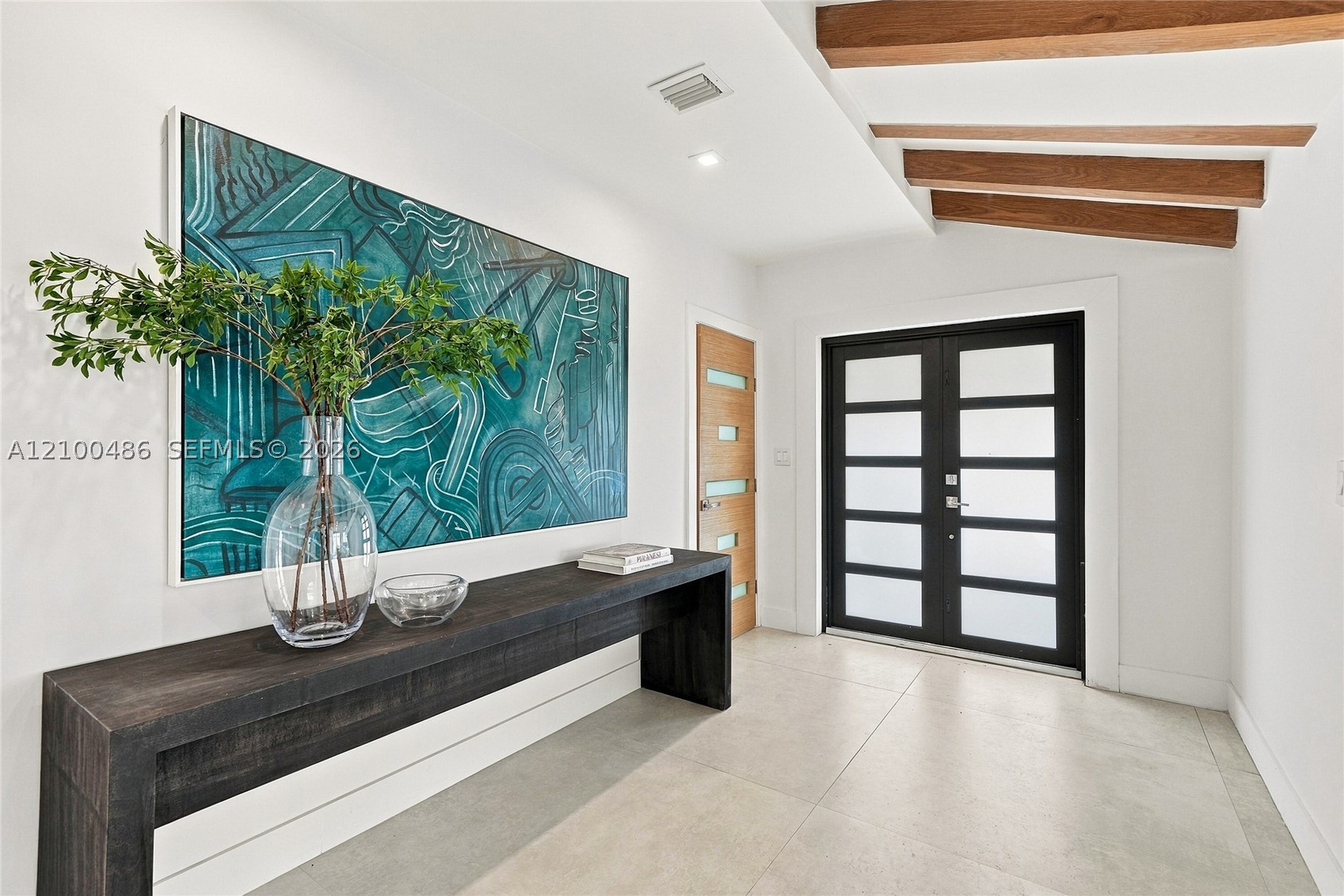 596 W 50th St Miami Beach, FL 33140