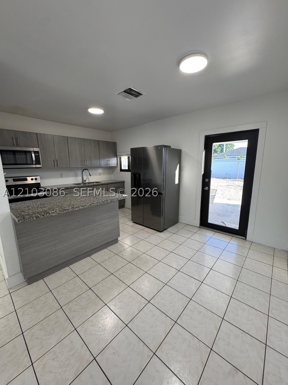 850 SE 2nd Pl Hialeah, FL 33010