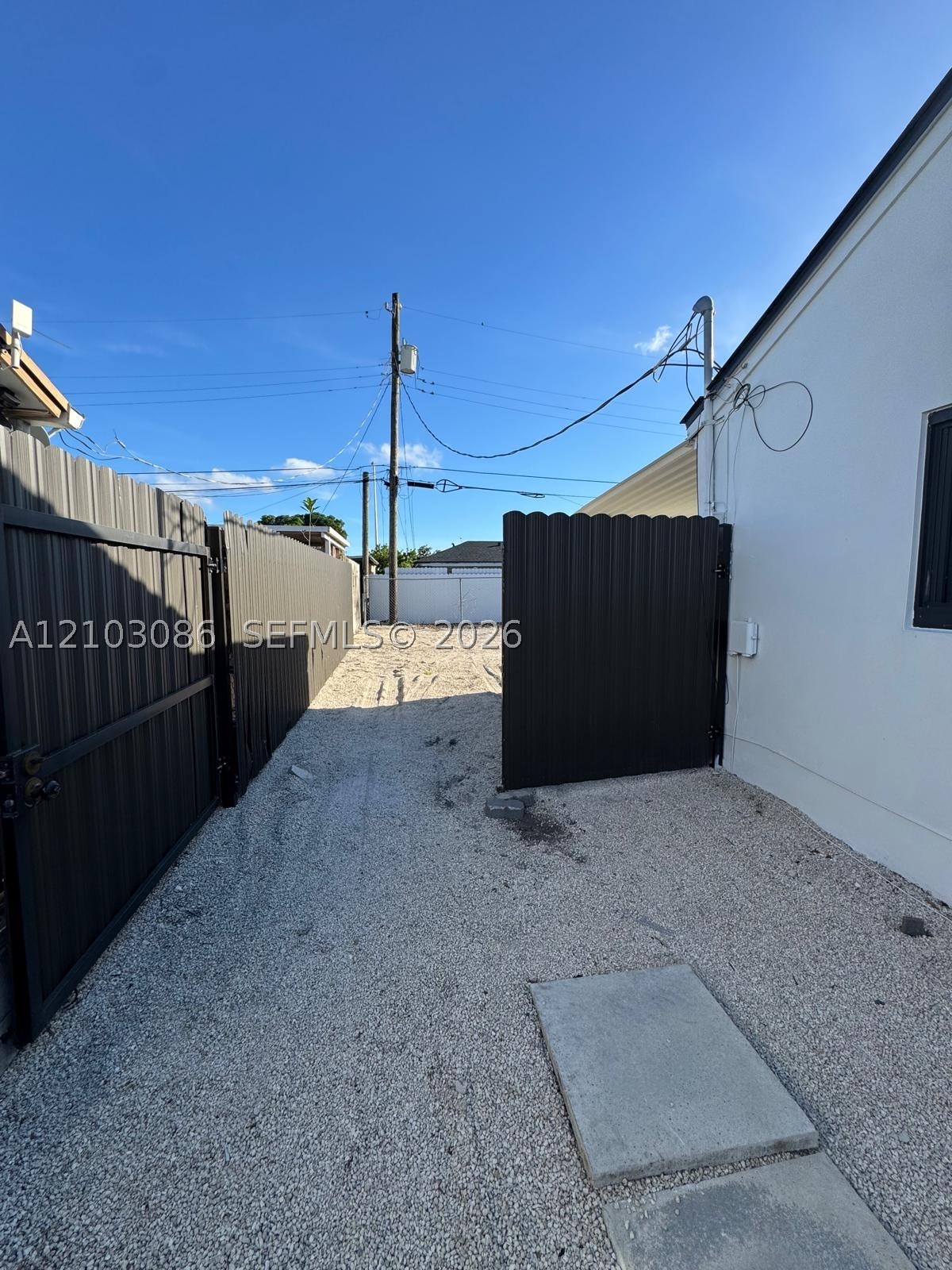 850 SE 2nd Pl Hialeah, FL 33010