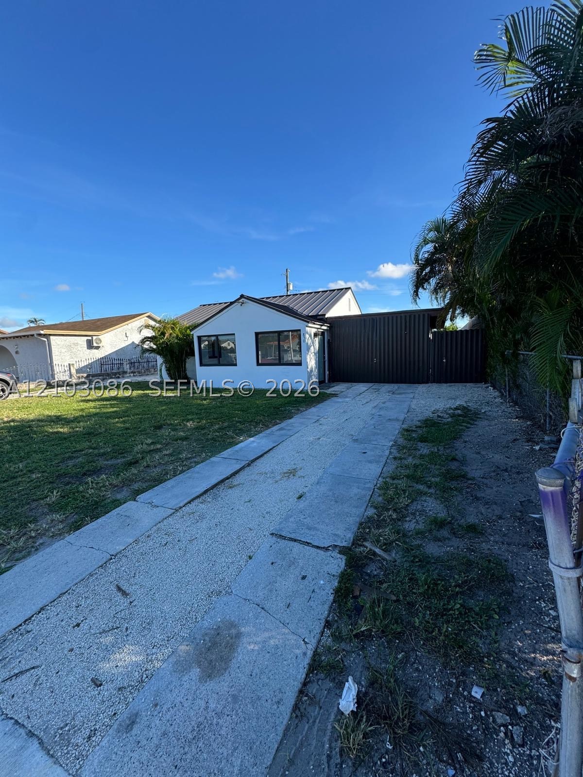 850 SE 2nd Pl Hialeah, FL 33010