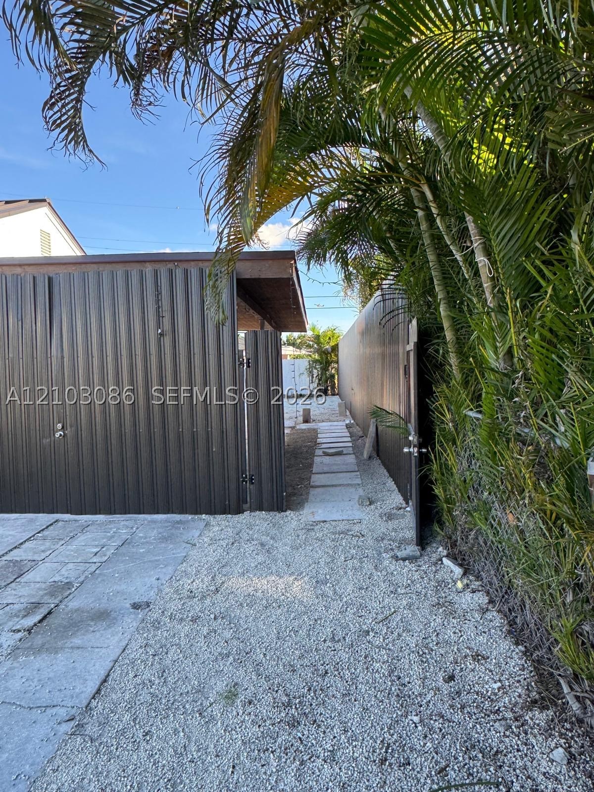 850 SE 2nd Pl Hialeah, FL 33010
