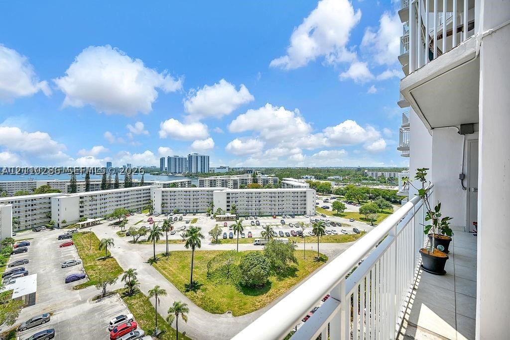18041 Biscayne Blvd #1201