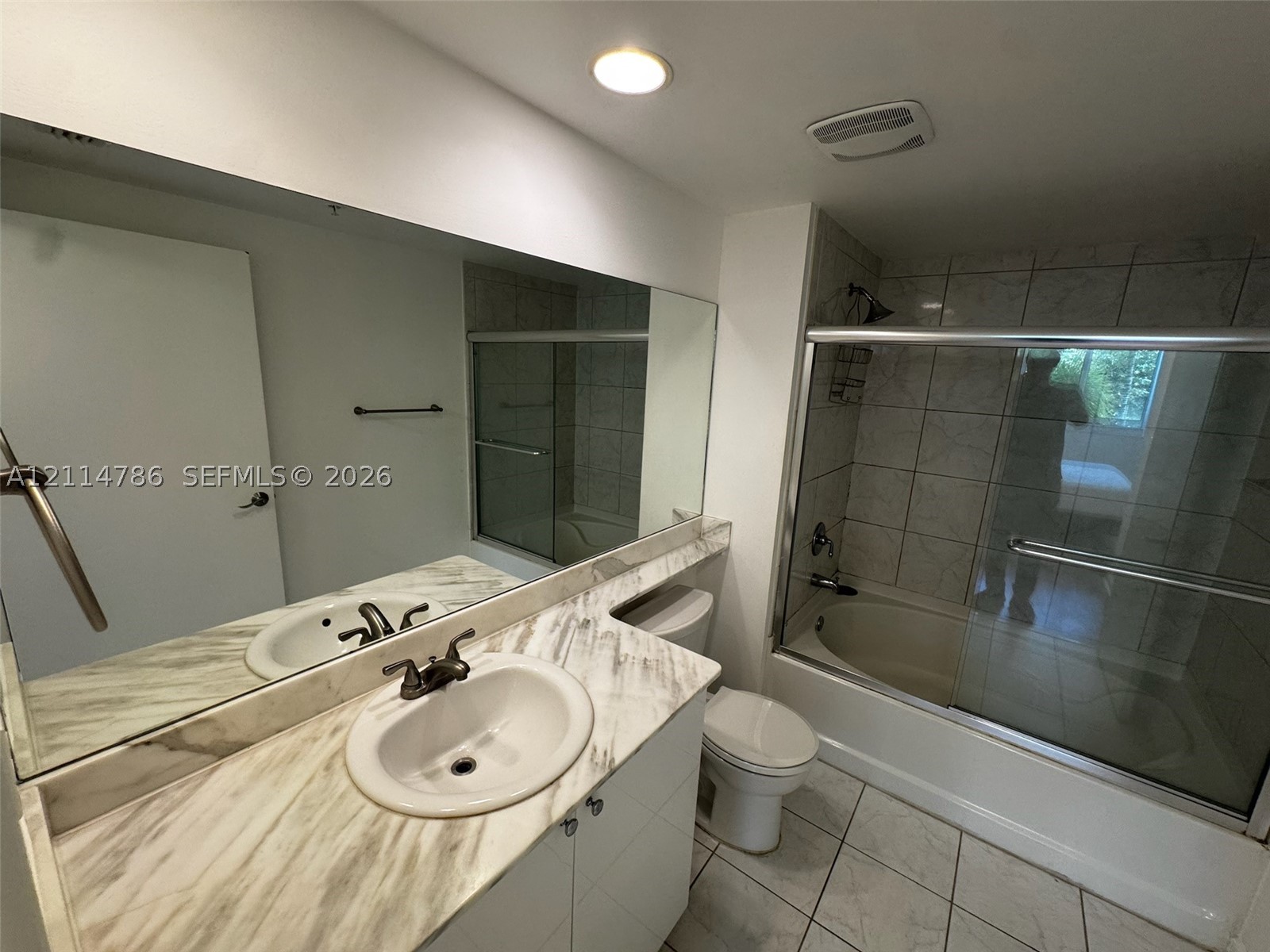 image The Venture at Aventura8