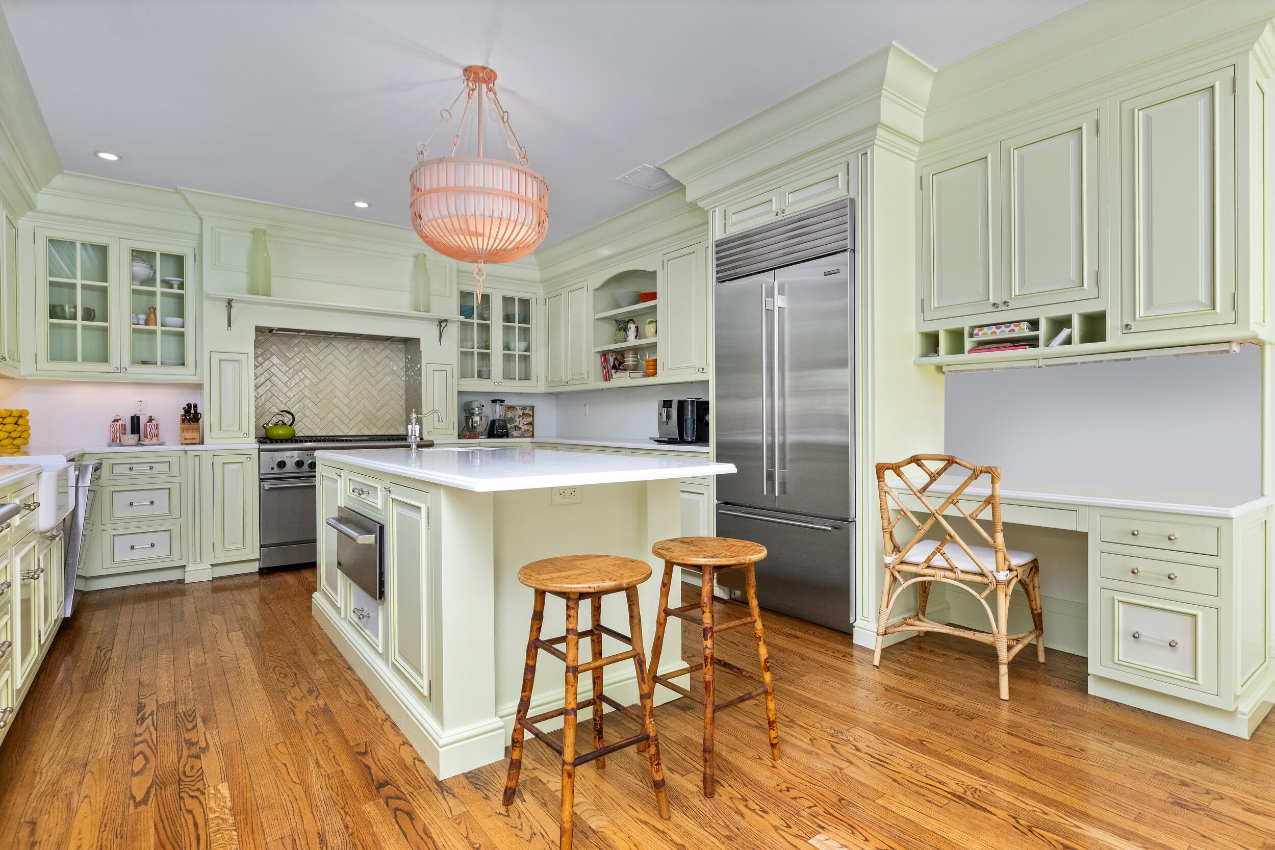 246 Emerald Palm Beach, FL 33480