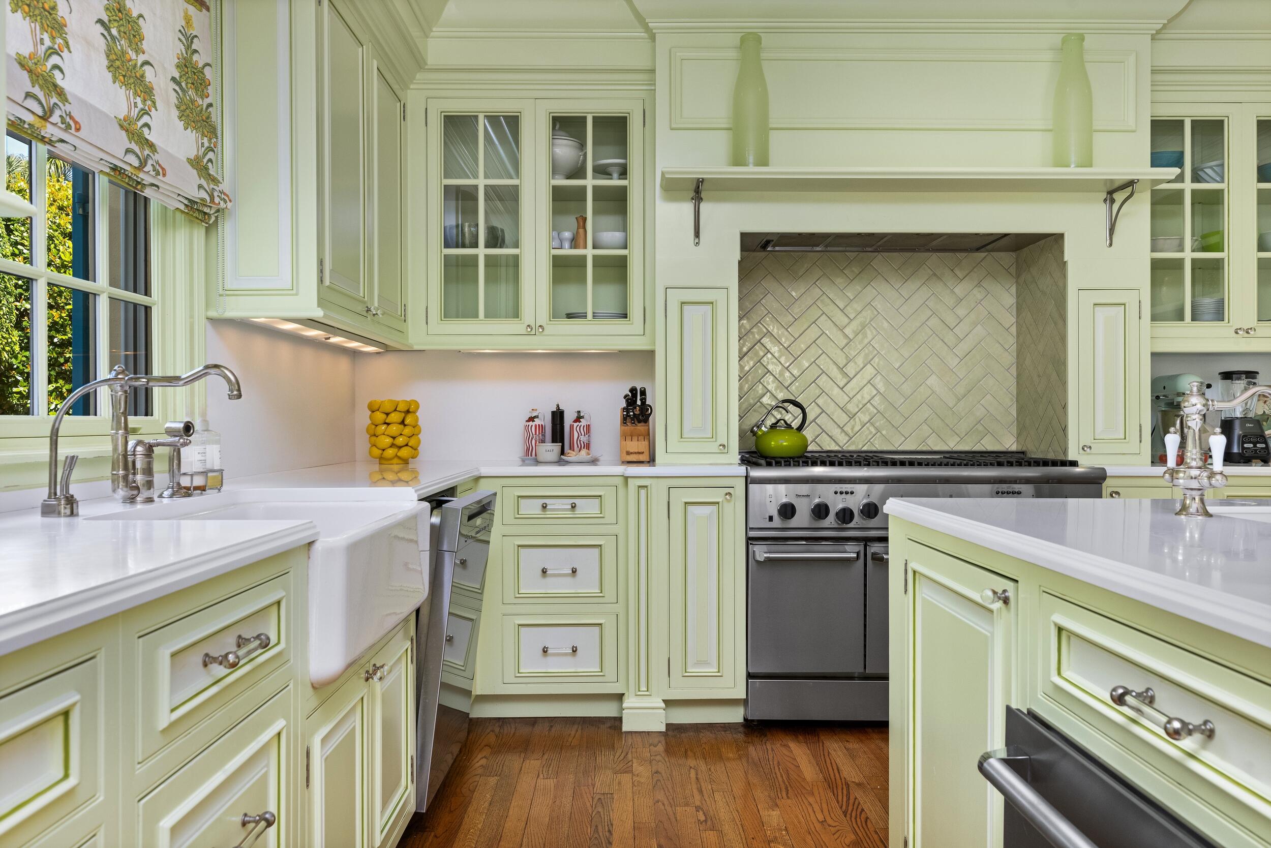 246 Emerald Palm Beach, FL 33480