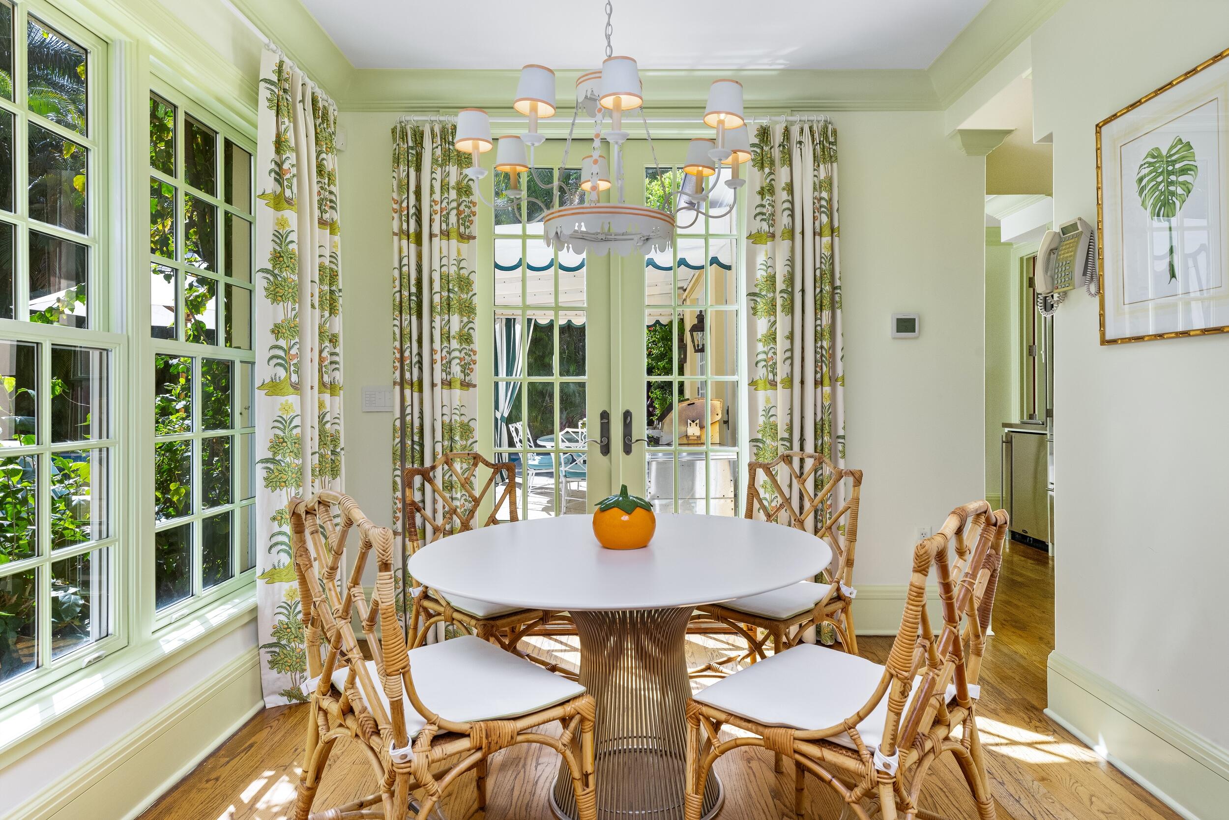 246 Emerald Palm Beach, FL 33480