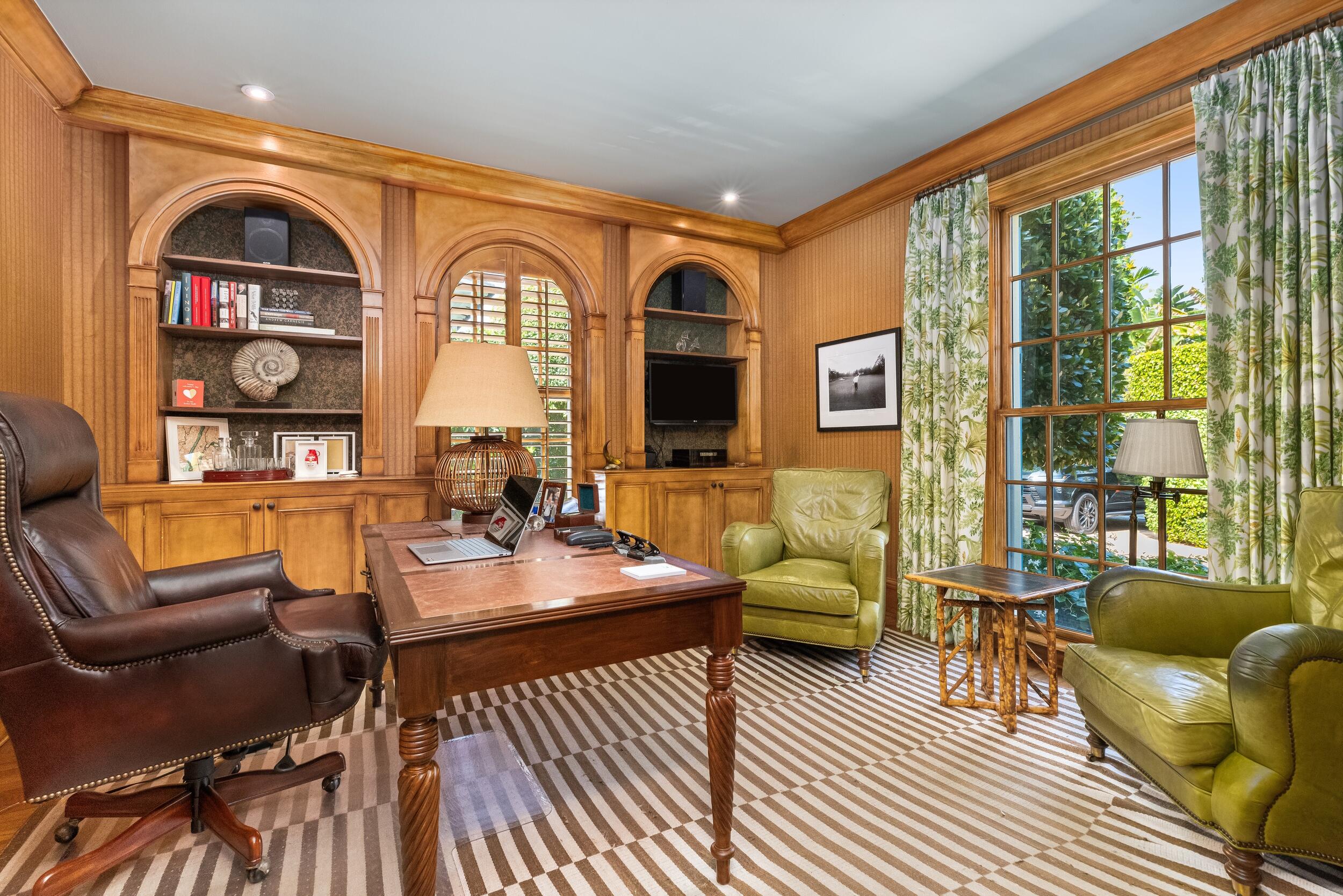 246 Emerald Palm Beach, FL 33480