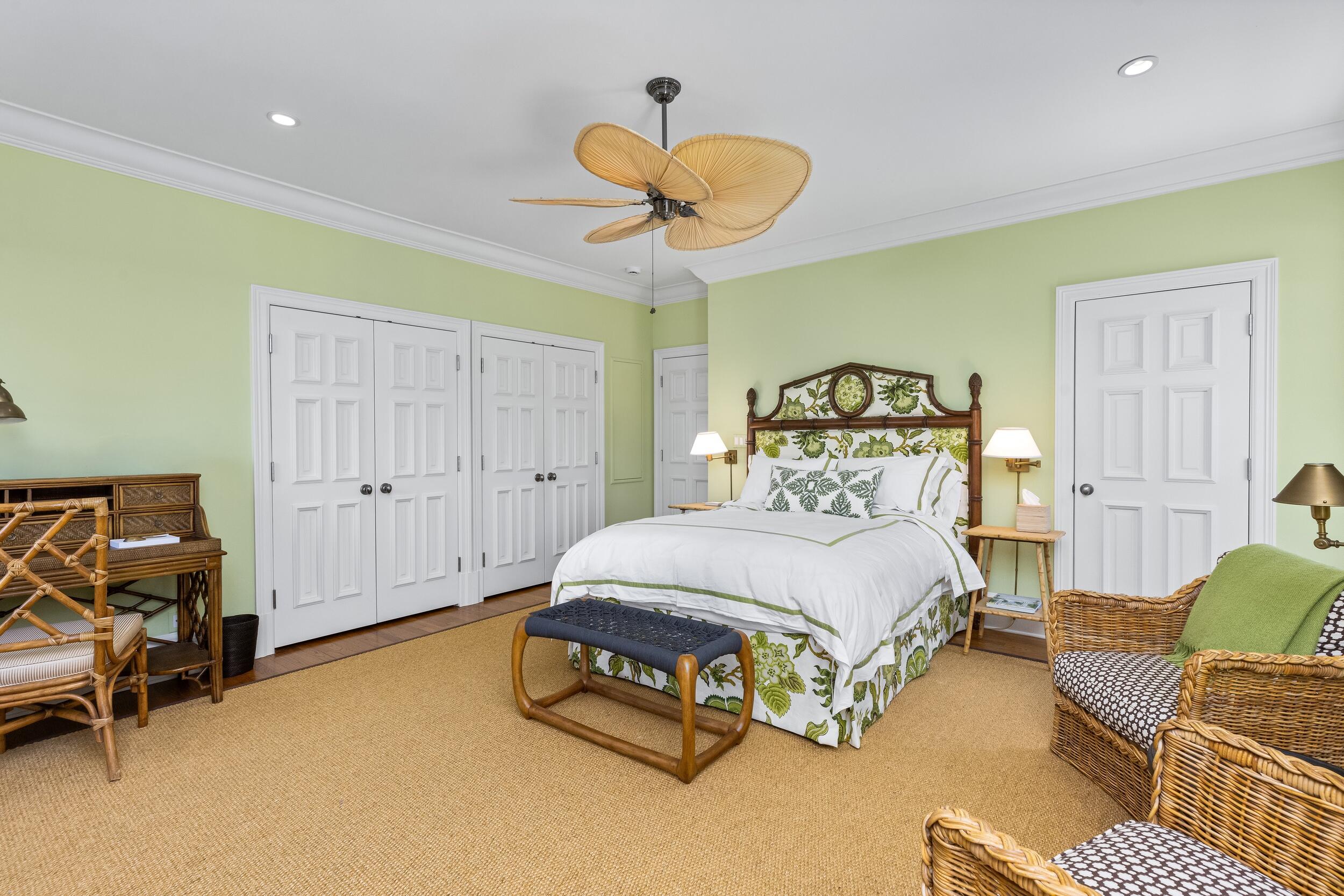 246 Emerald Palm Beach, FL 33480