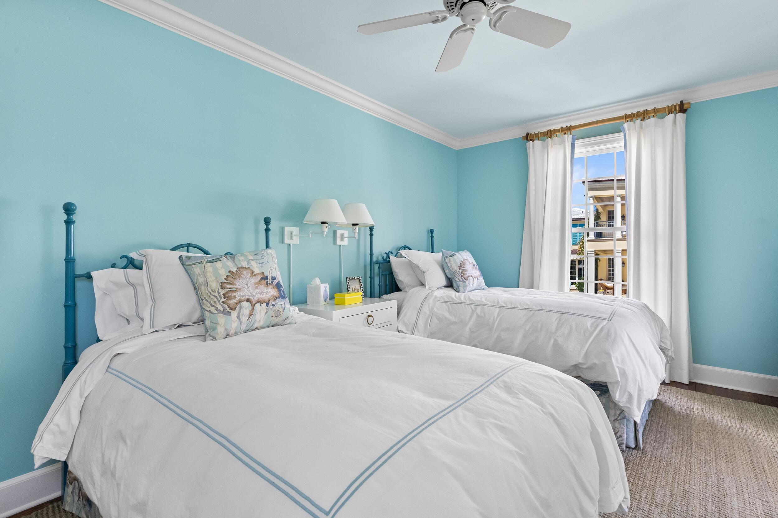 246 Emerald Palm Beach, FL 33480