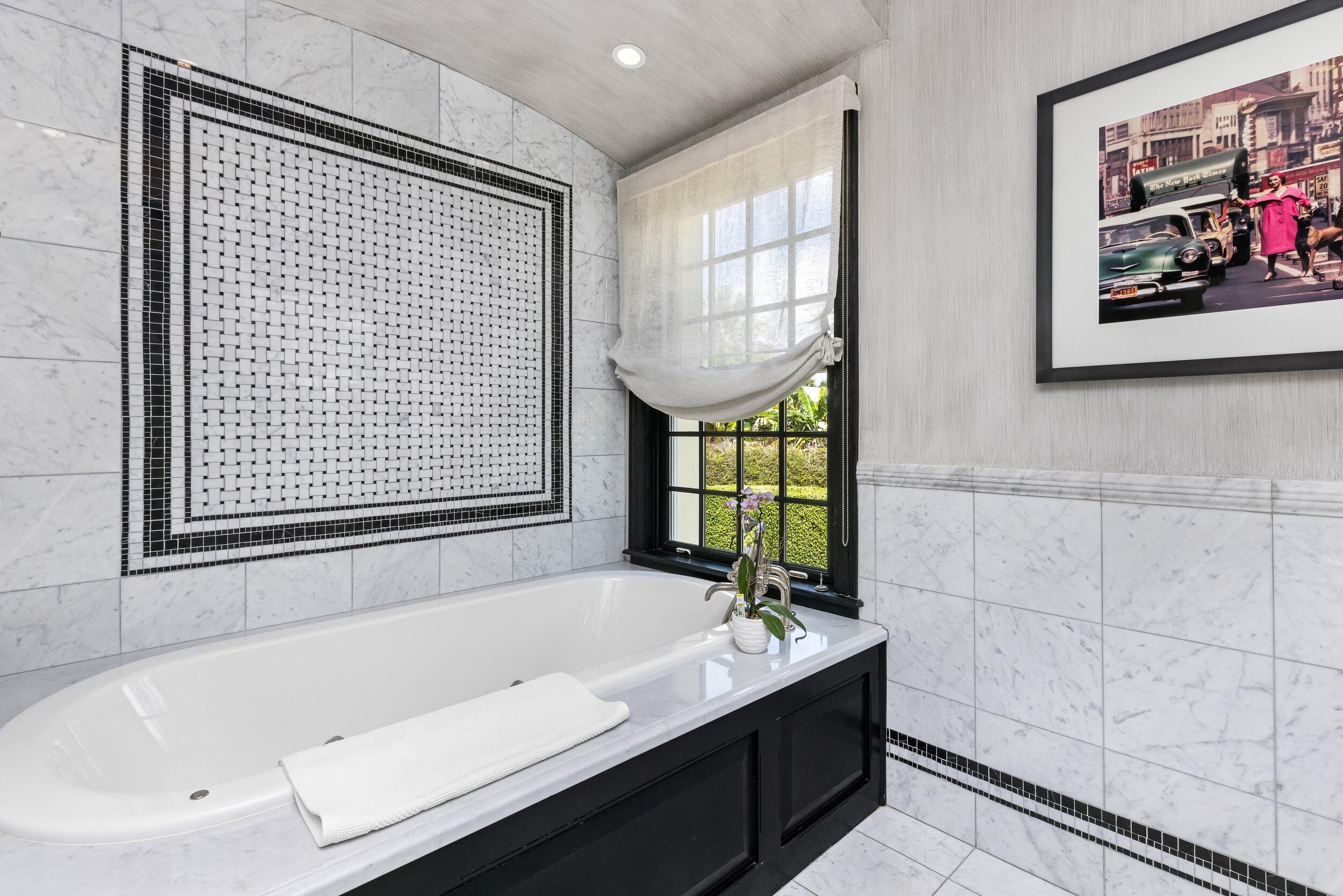 246 Emerald Palm Beach, FL 33480