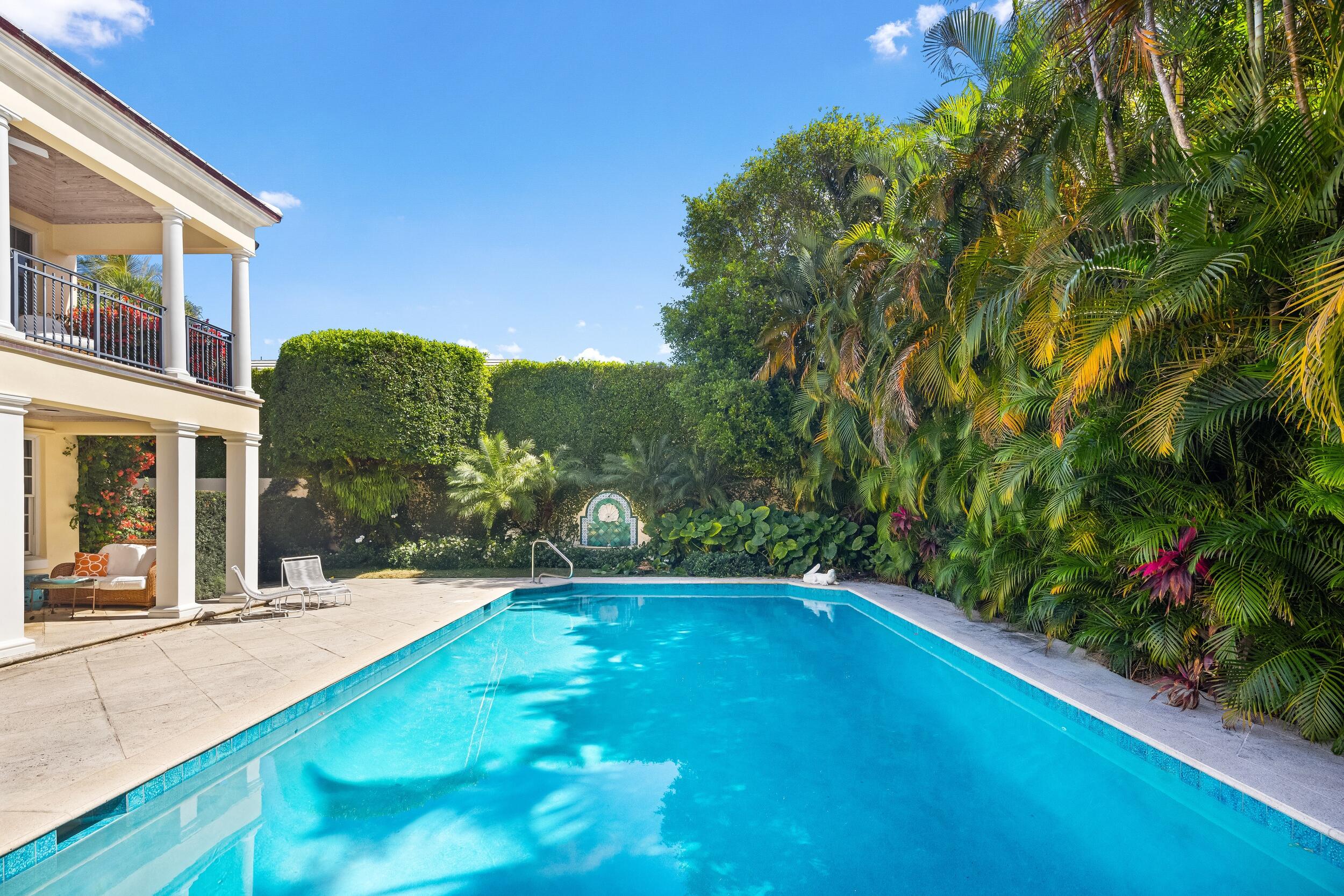 246 Emerald Palm Beach, FL 33480