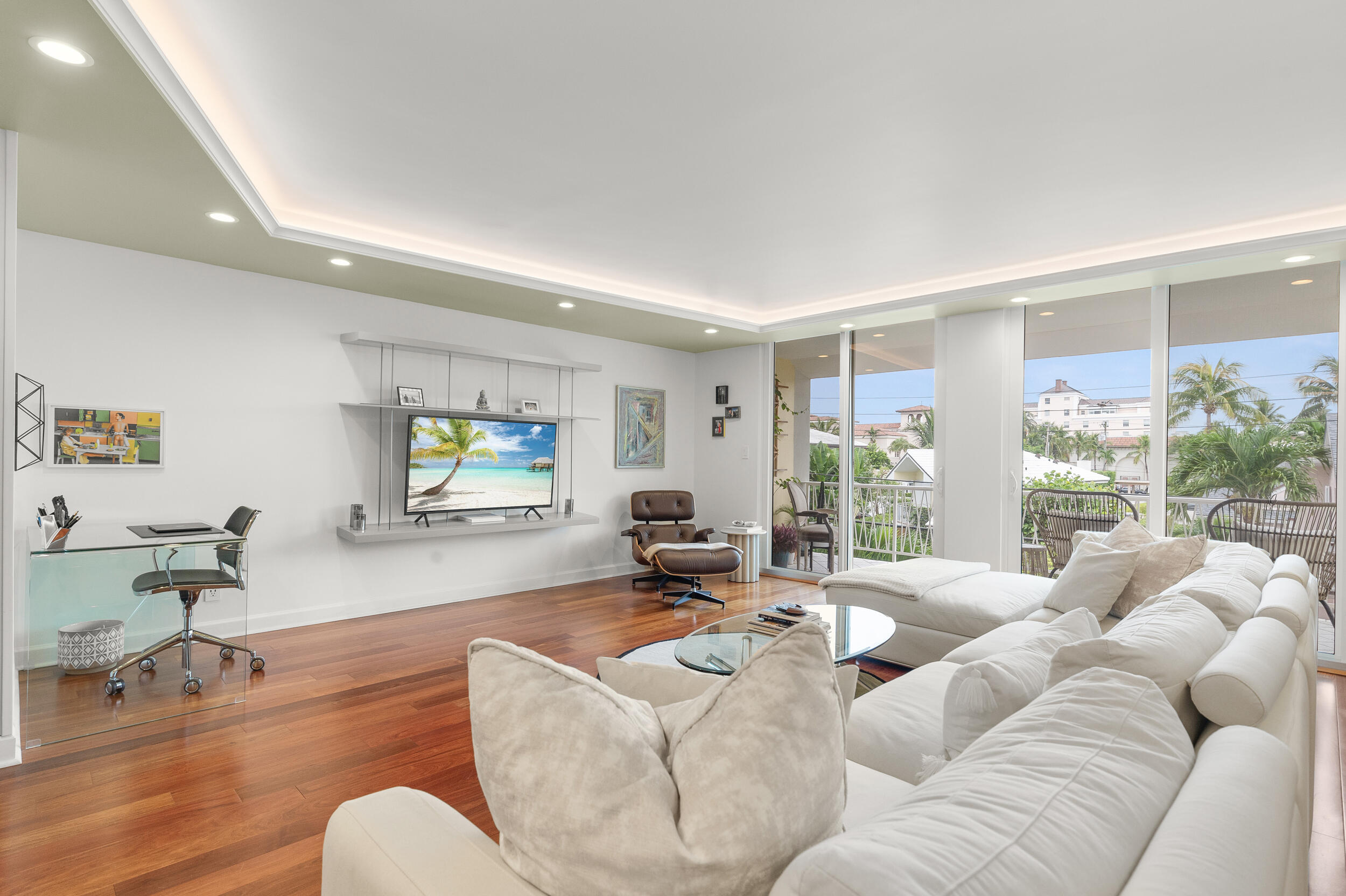 170 Chilean #3c Palm Beach, FL 33480