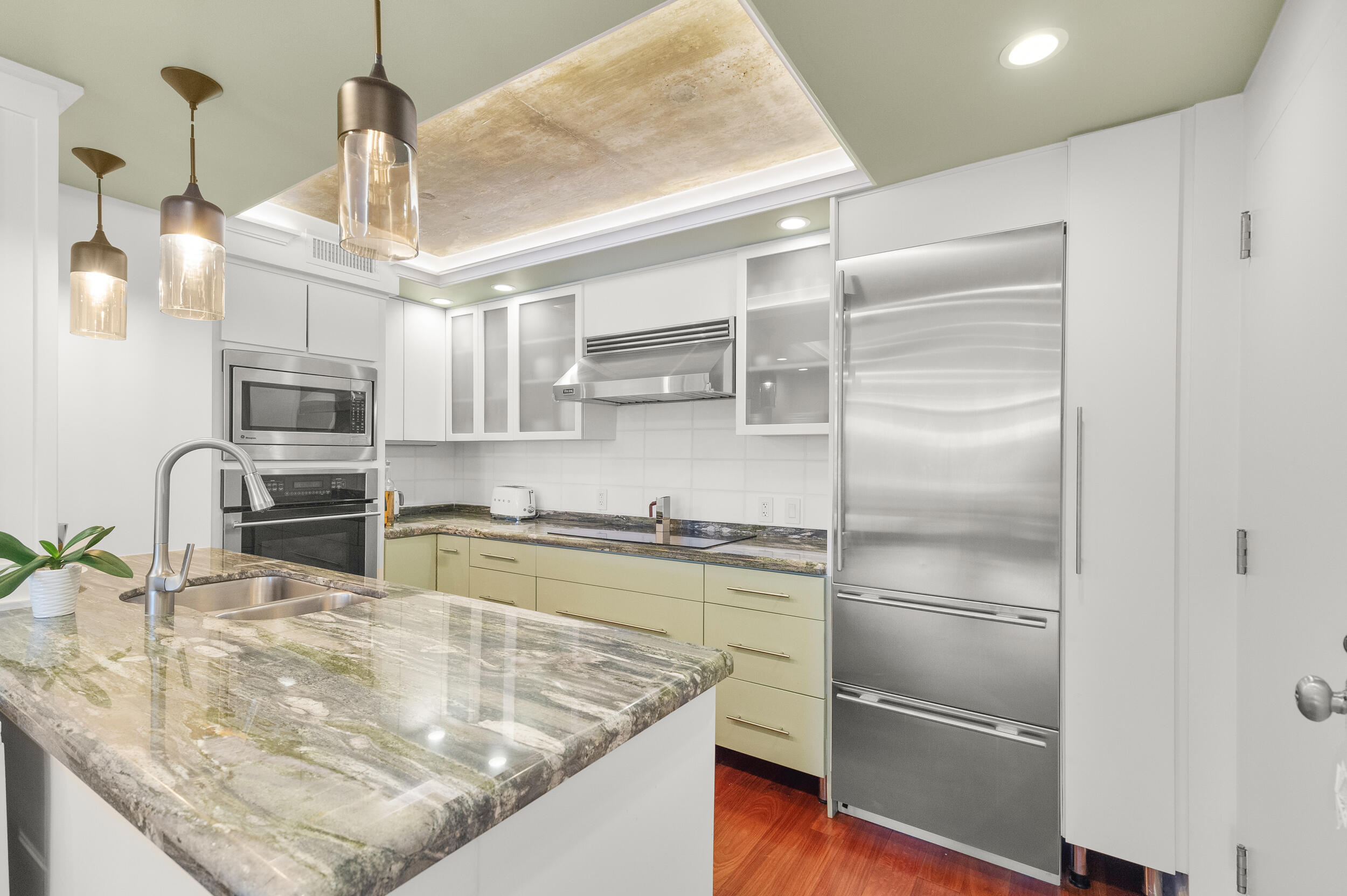 170 Chilean #3c Palm Beach, FL 33480