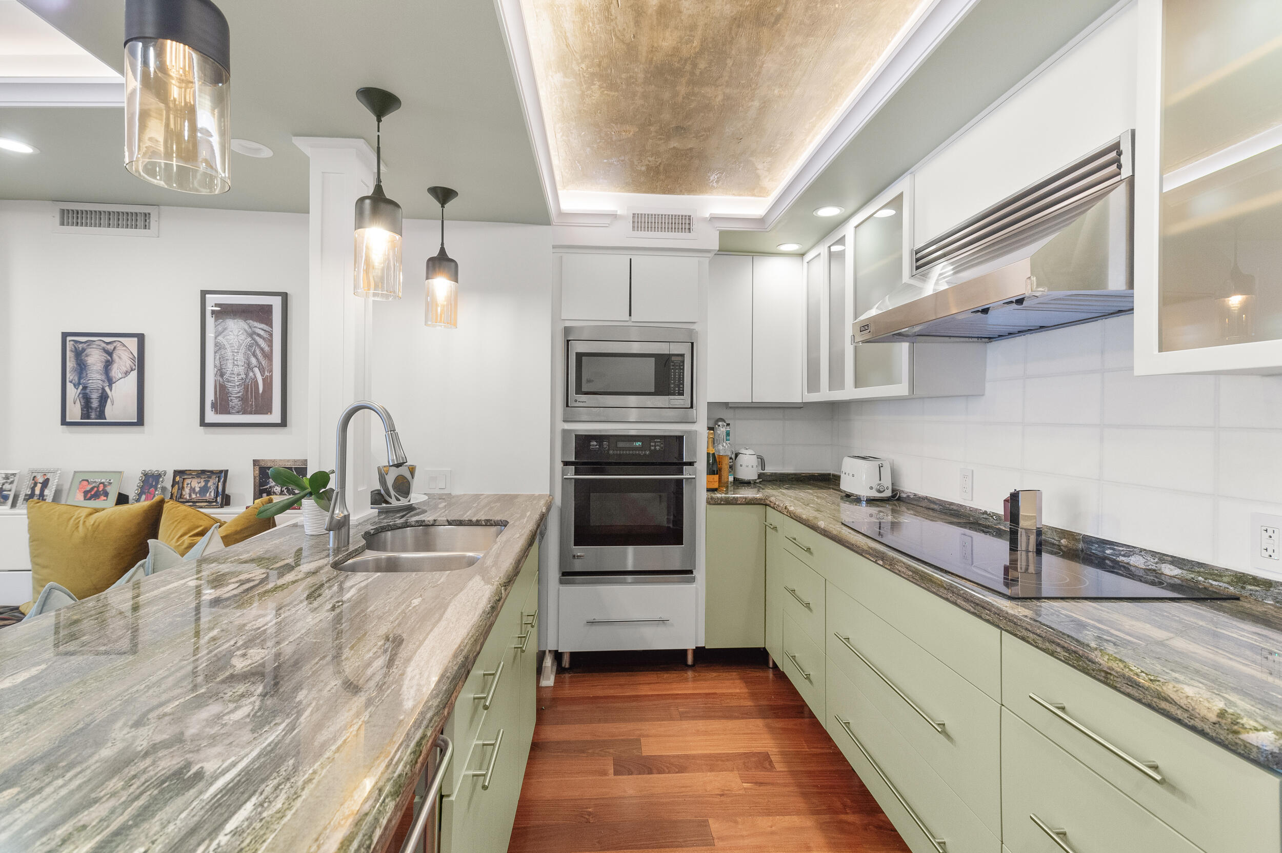 170 Chilean #3c Palm Beach, FL 33480