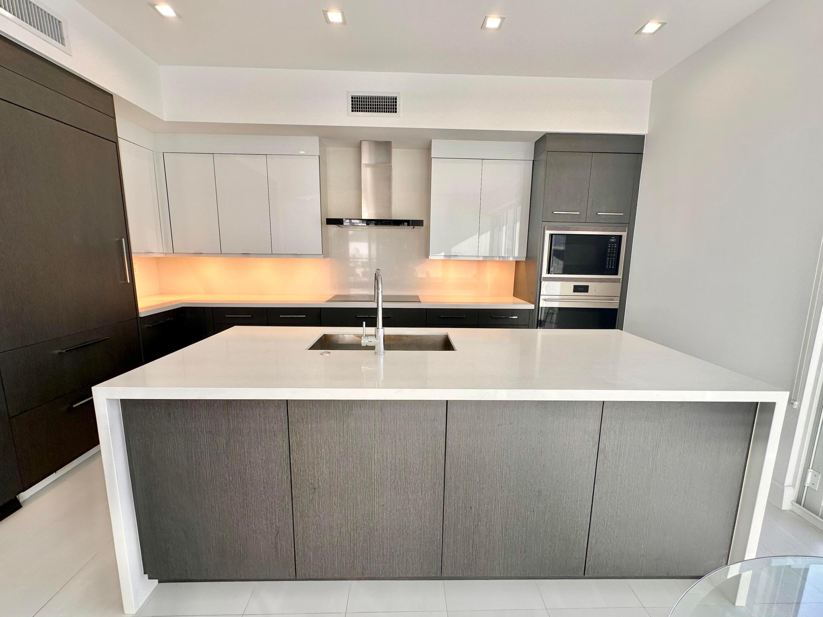 6000 N Ocean Dr #2n Hollywood, FL 33019