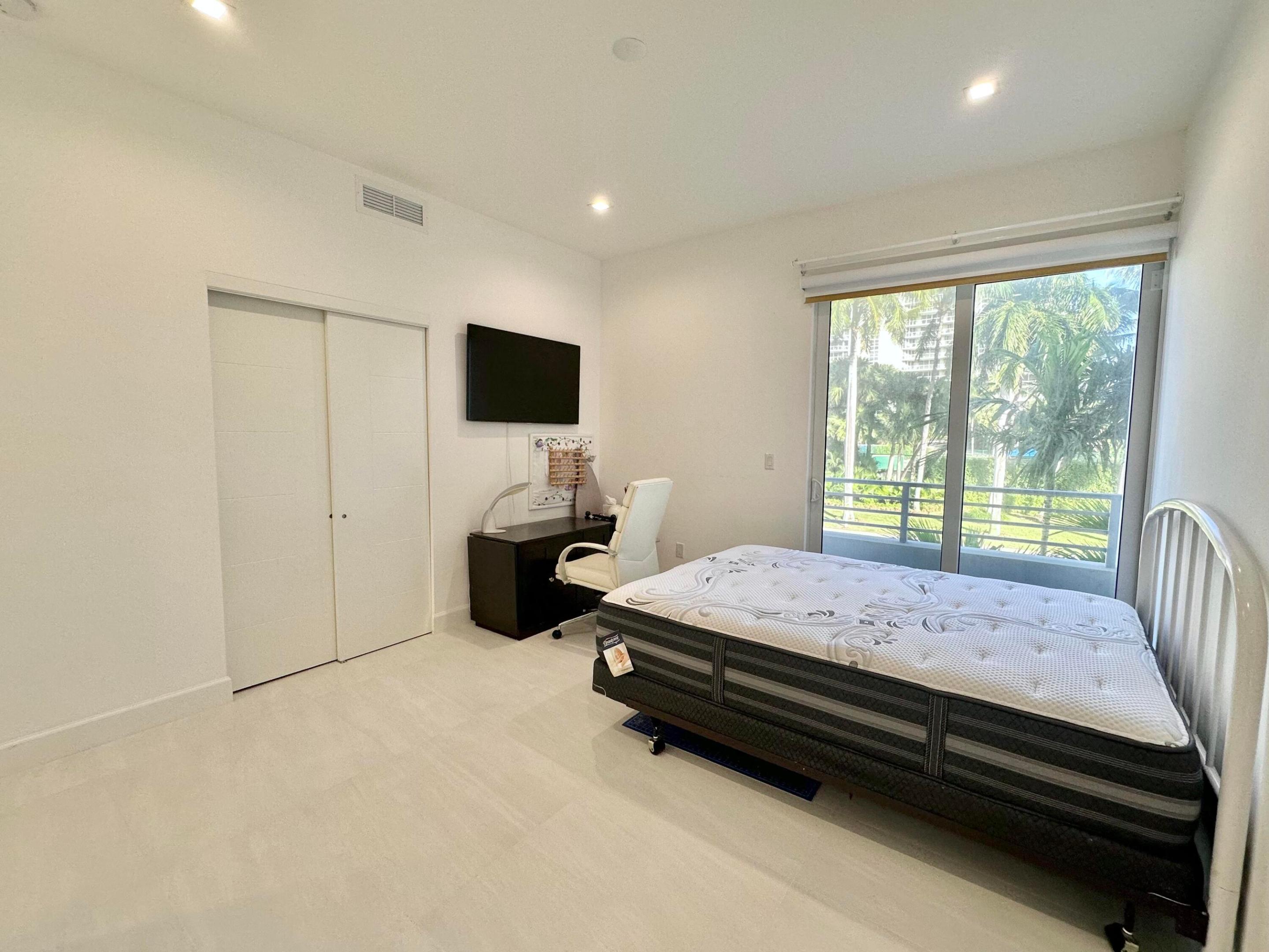 6000 N Ocean Dr #2n Hollywood, FL 33019