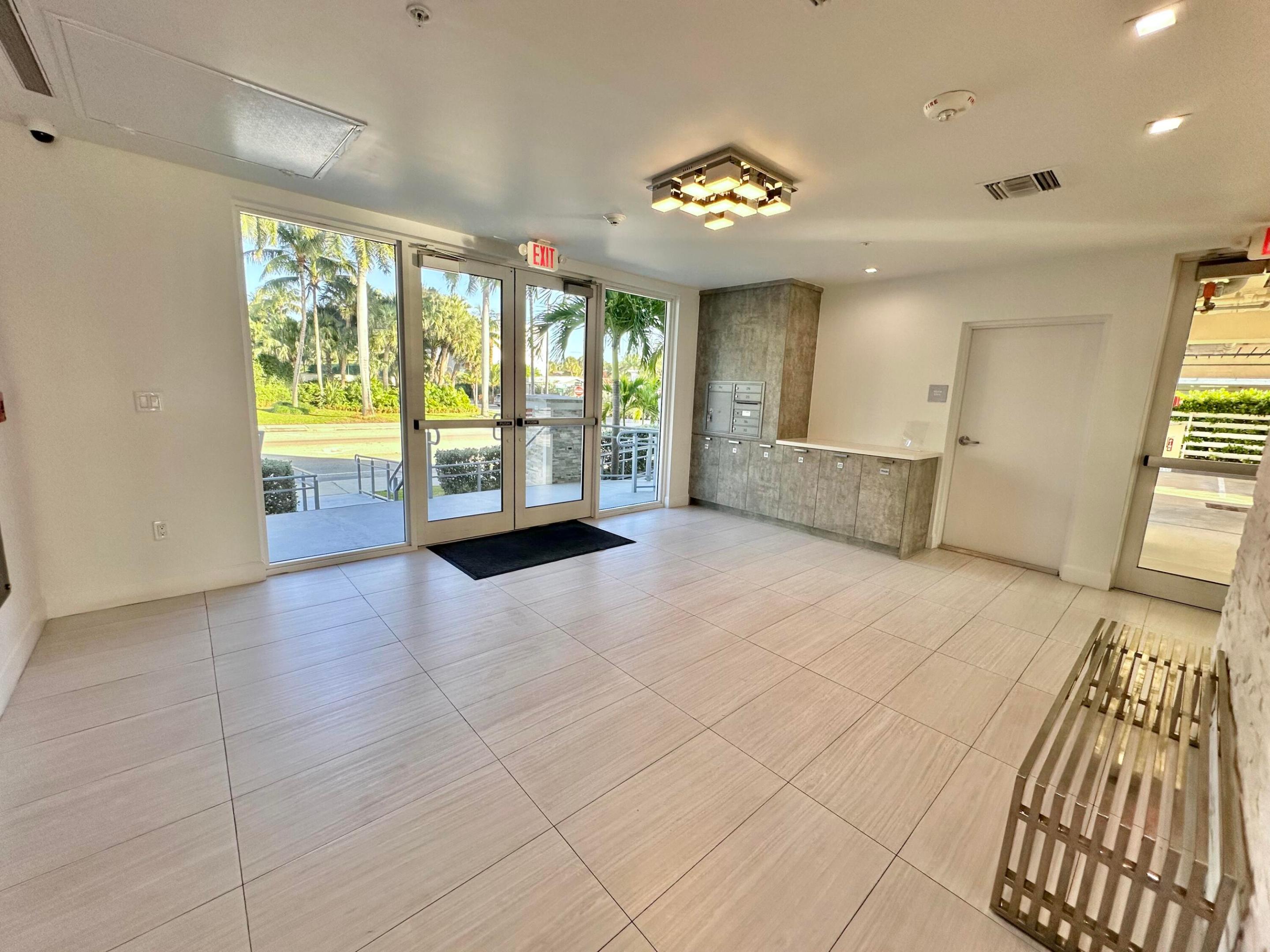 6000 N Ocean Dr #2n Hollywood, FL 33019
