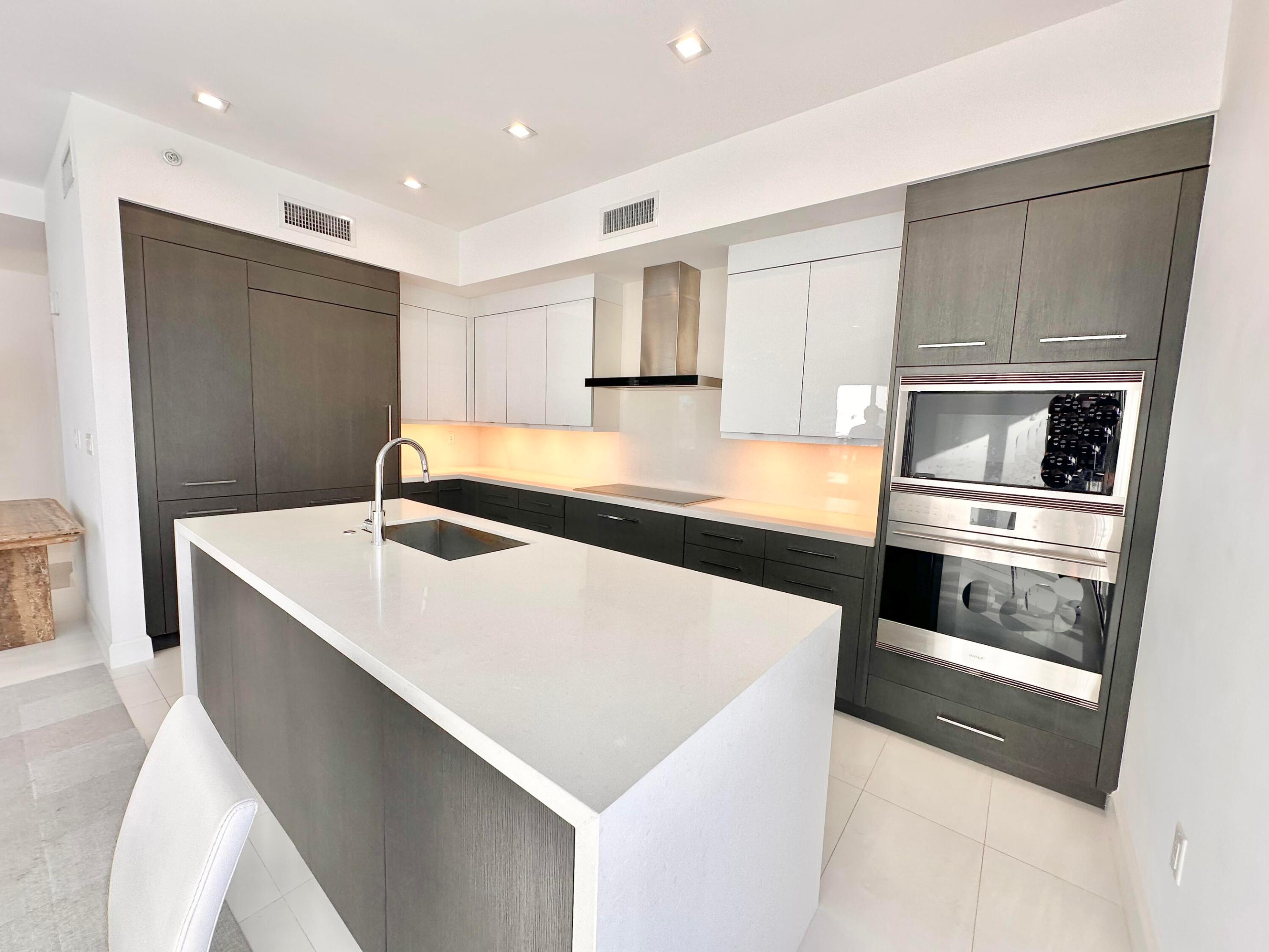 6000 N Ocean Dr #2n Hollywood, FL 33019
