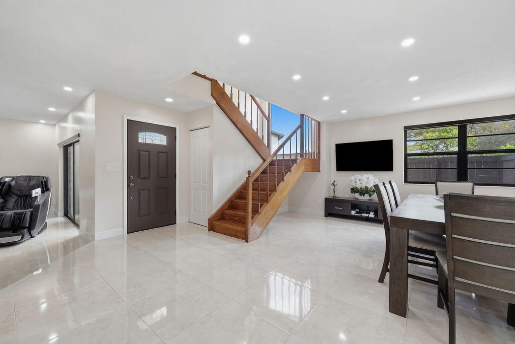 1871 Bayberry #1871 Pembroke Pines, FL 33024