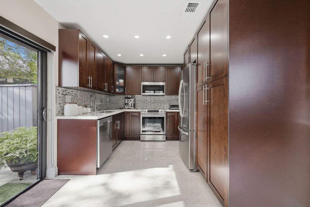 1871 Bayberry #1871 Pembroke Pines, FL 33024