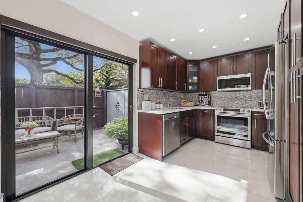 1871 Bayberry #1871 Pembroke Pines, FL 33024