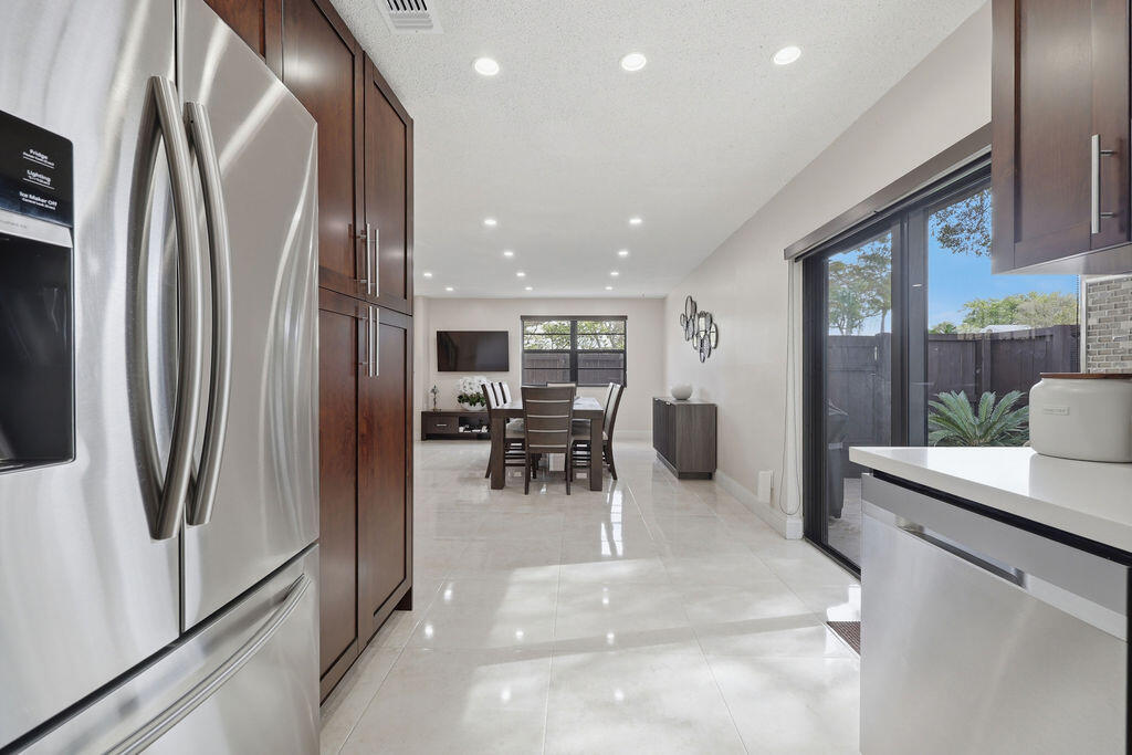 1871 Bayberry #1871 Pembroke Pines, FL 33024