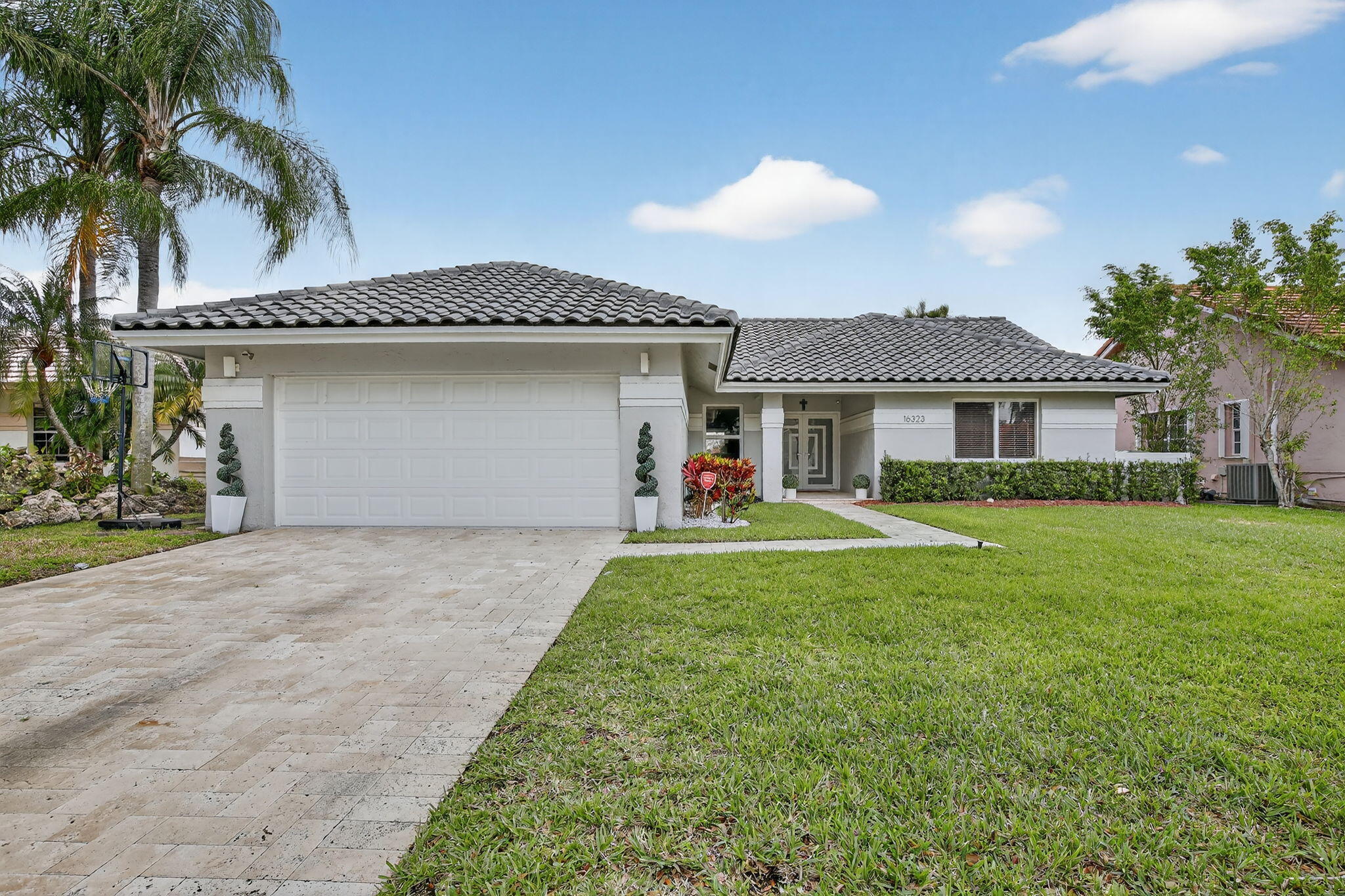 16323 NW 5th
