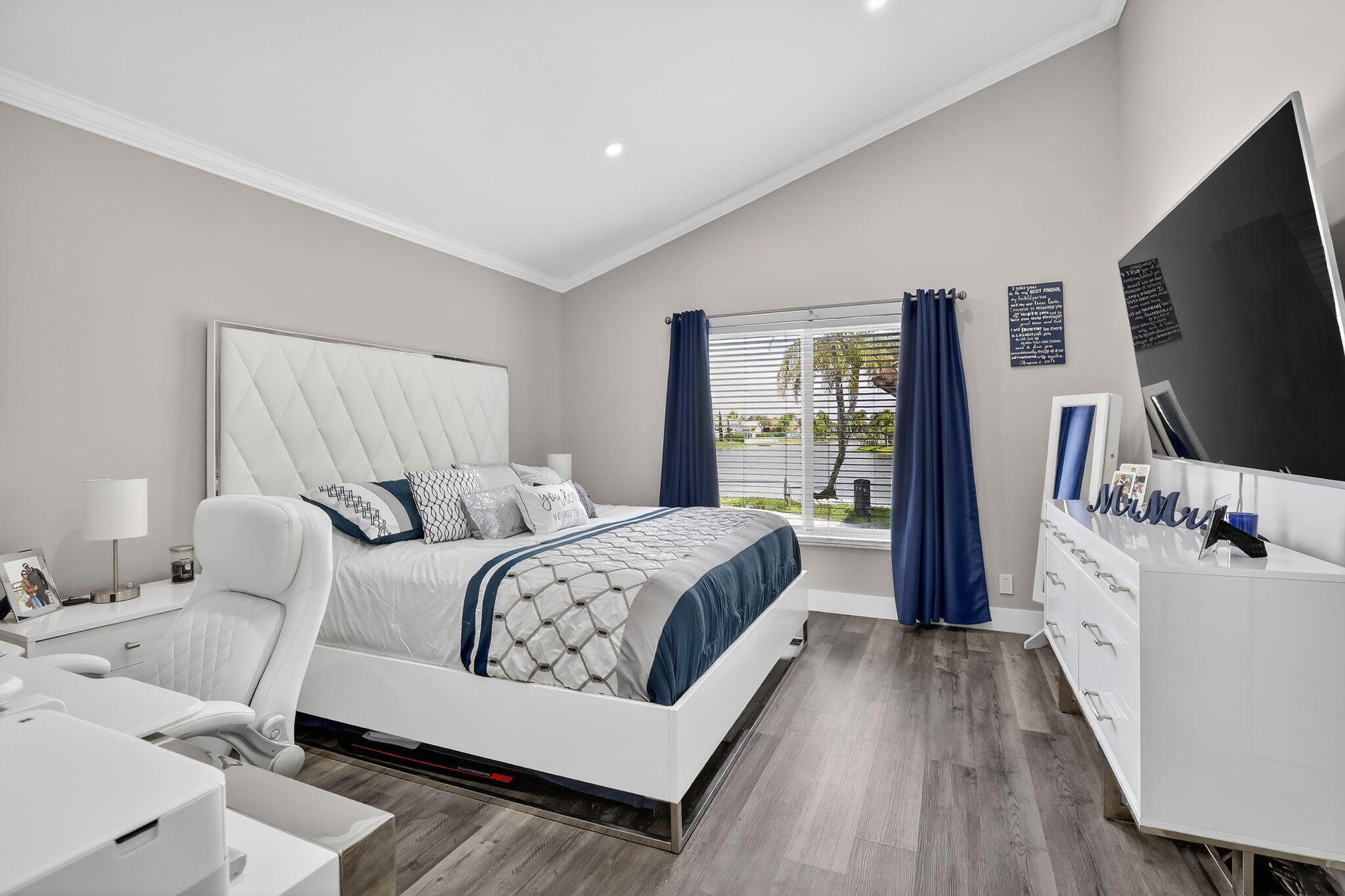 16323 NW 5th Pembroke Pines, FL 33028