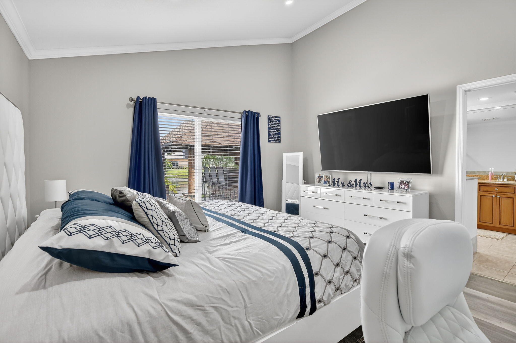 16323 NW 5th Pembroke Pines, FL 33028