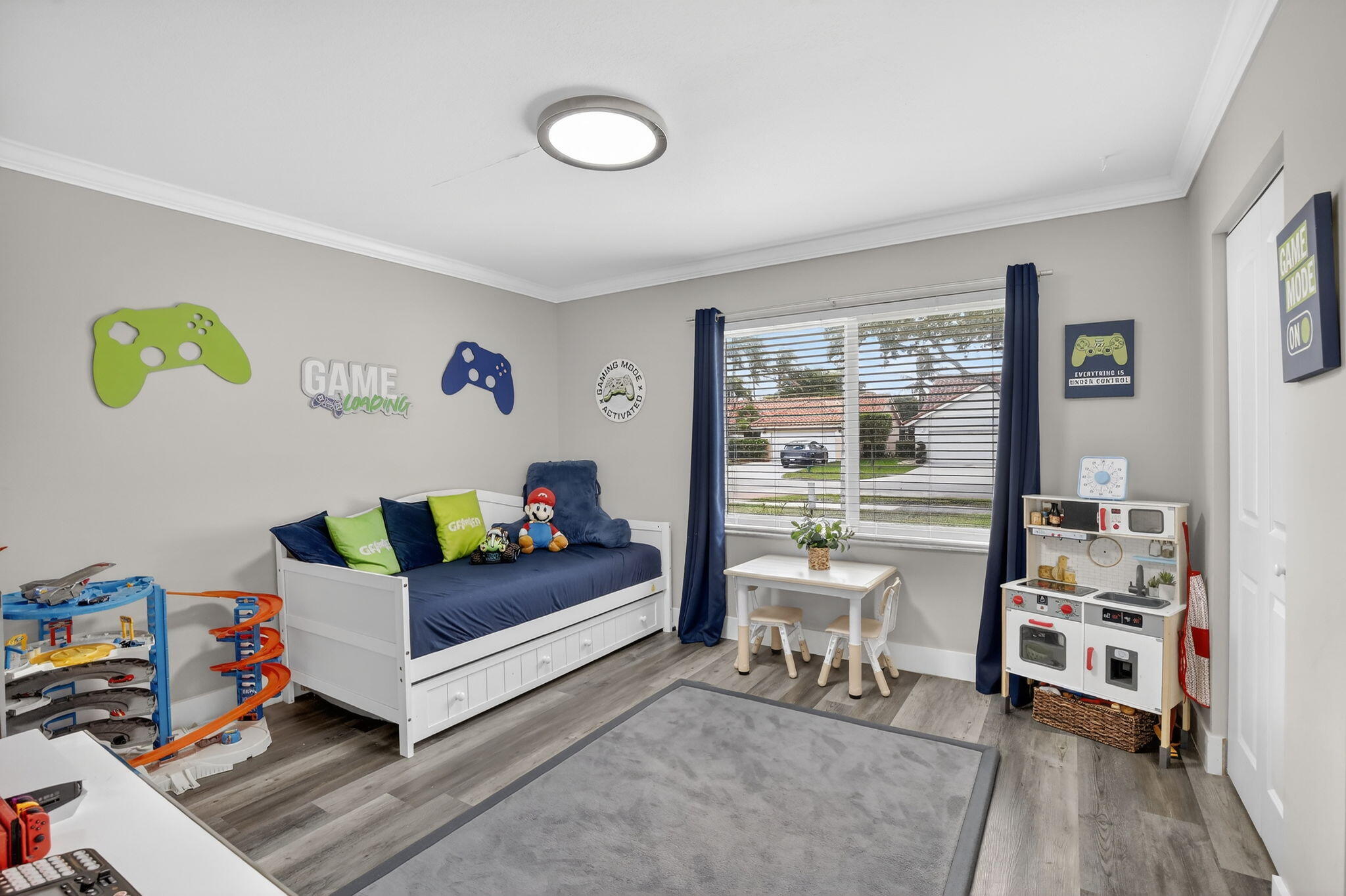 16323 NW 5th Pembroke Pines, FL 33028