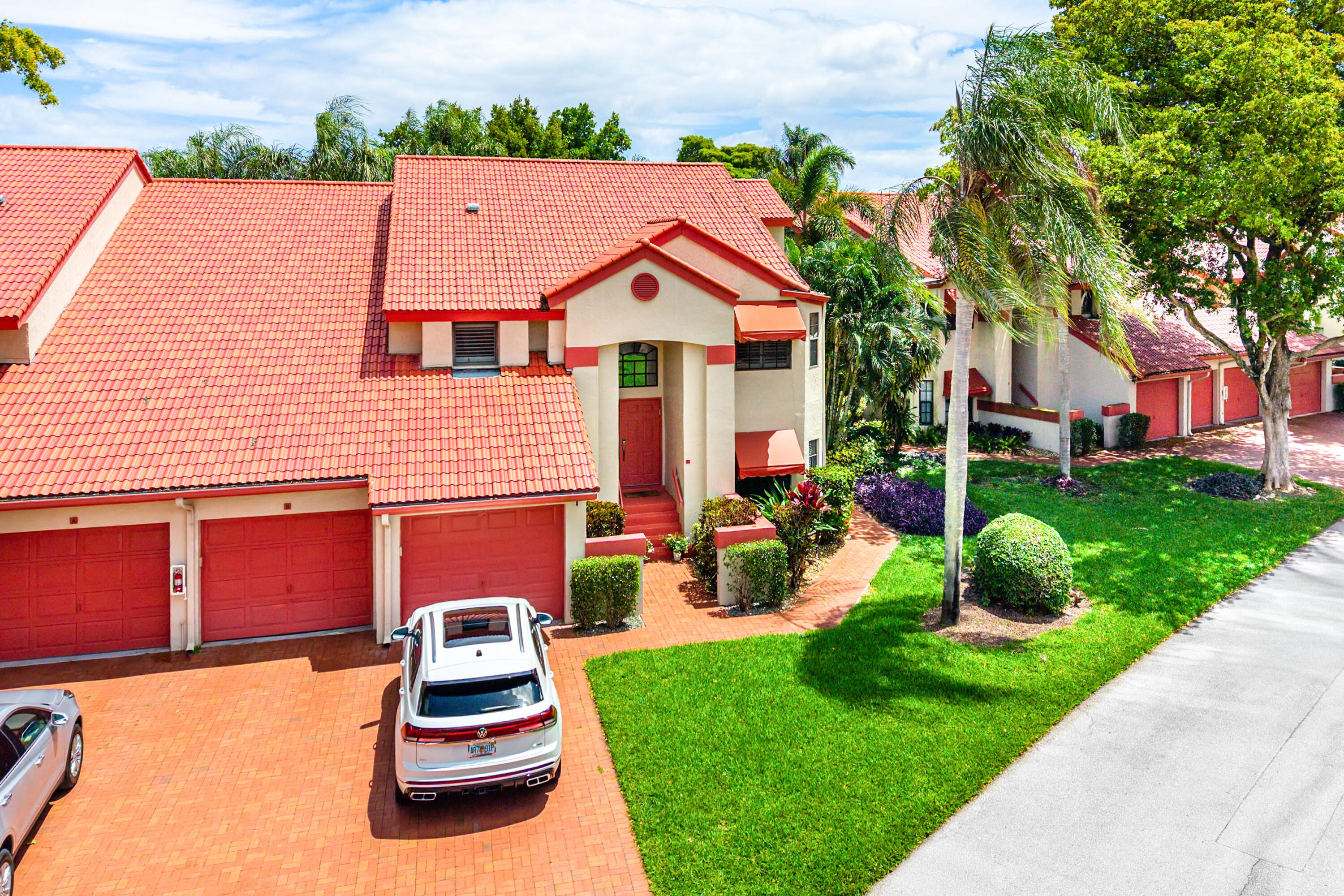 7685 Lexington Clb #B