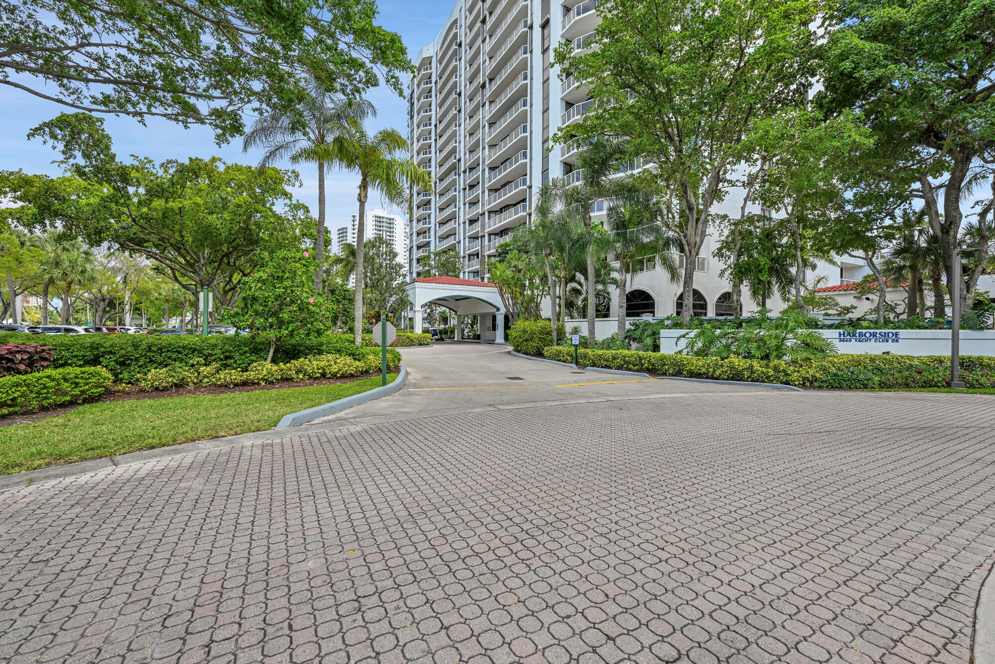 3640 Yacht Clb #1501 Aventura, FL 33180