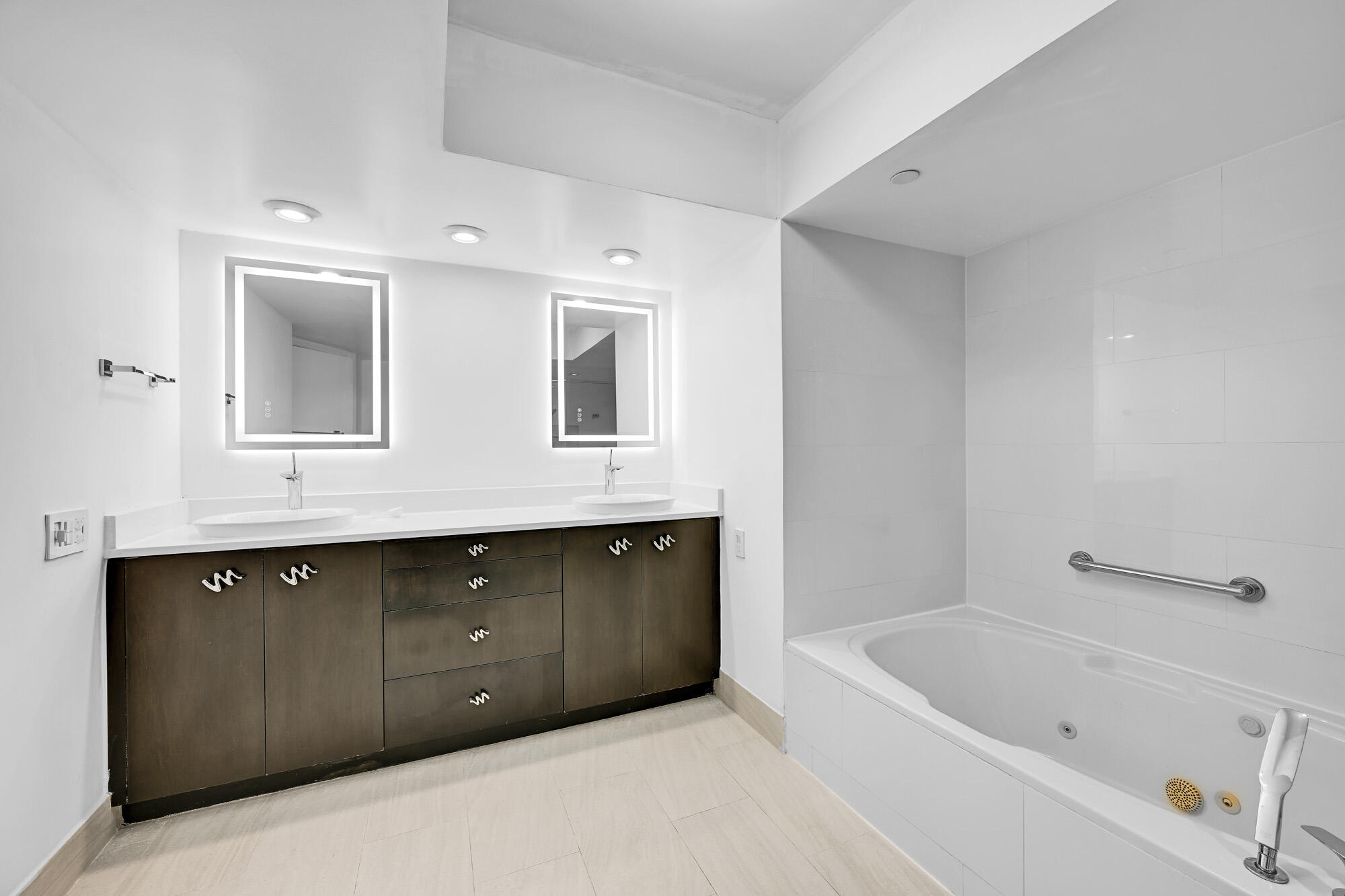 3640 Yacht Clb #1501 Aventura, FL 33180