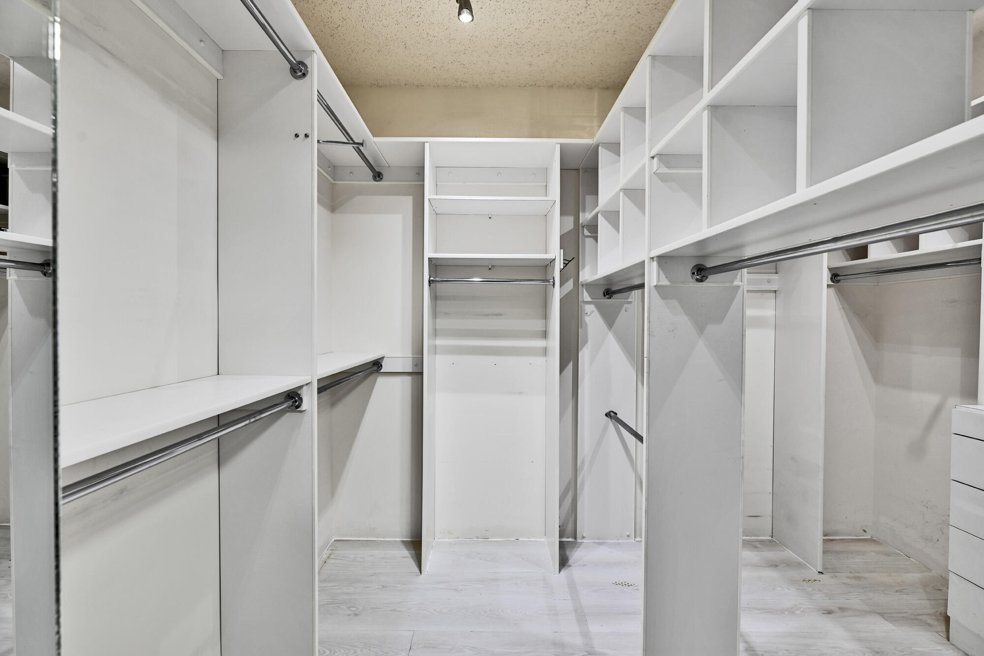 3640 Yacht Clb #1501 Aventura, FL 33180