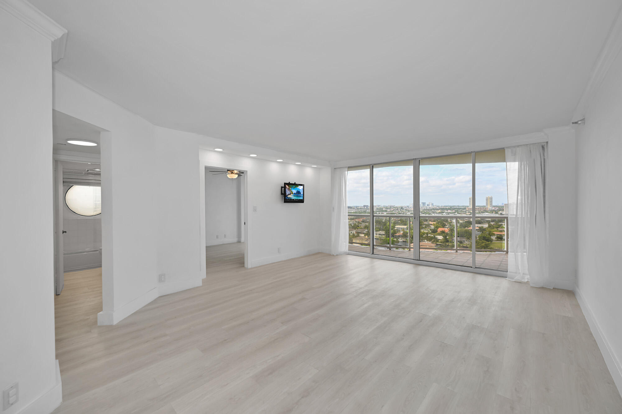 3640 Yacht Clb #1501 Aventura, FL 33180