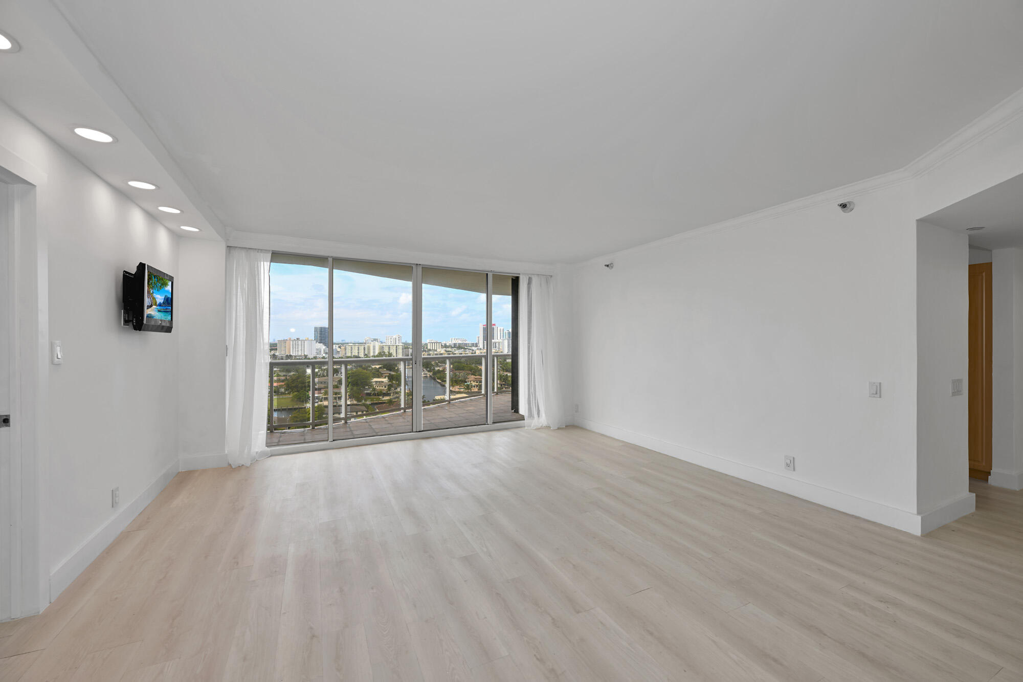 3640 Yacht Clb #1501 Aventura, FL 33180