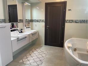 17555 Collins #806 Sunny Isles Beach, FL 33160