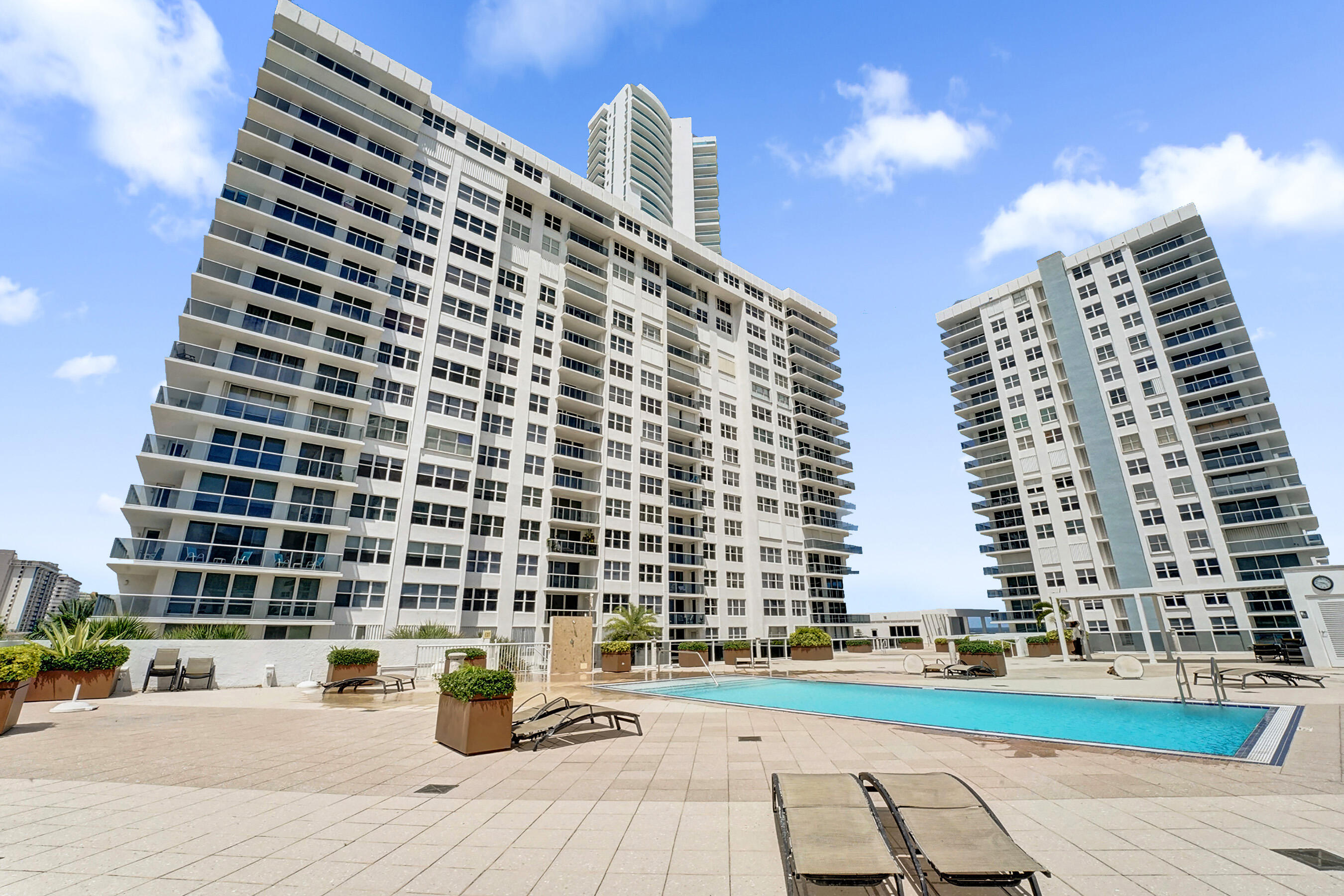2751 S Ocean #302s
