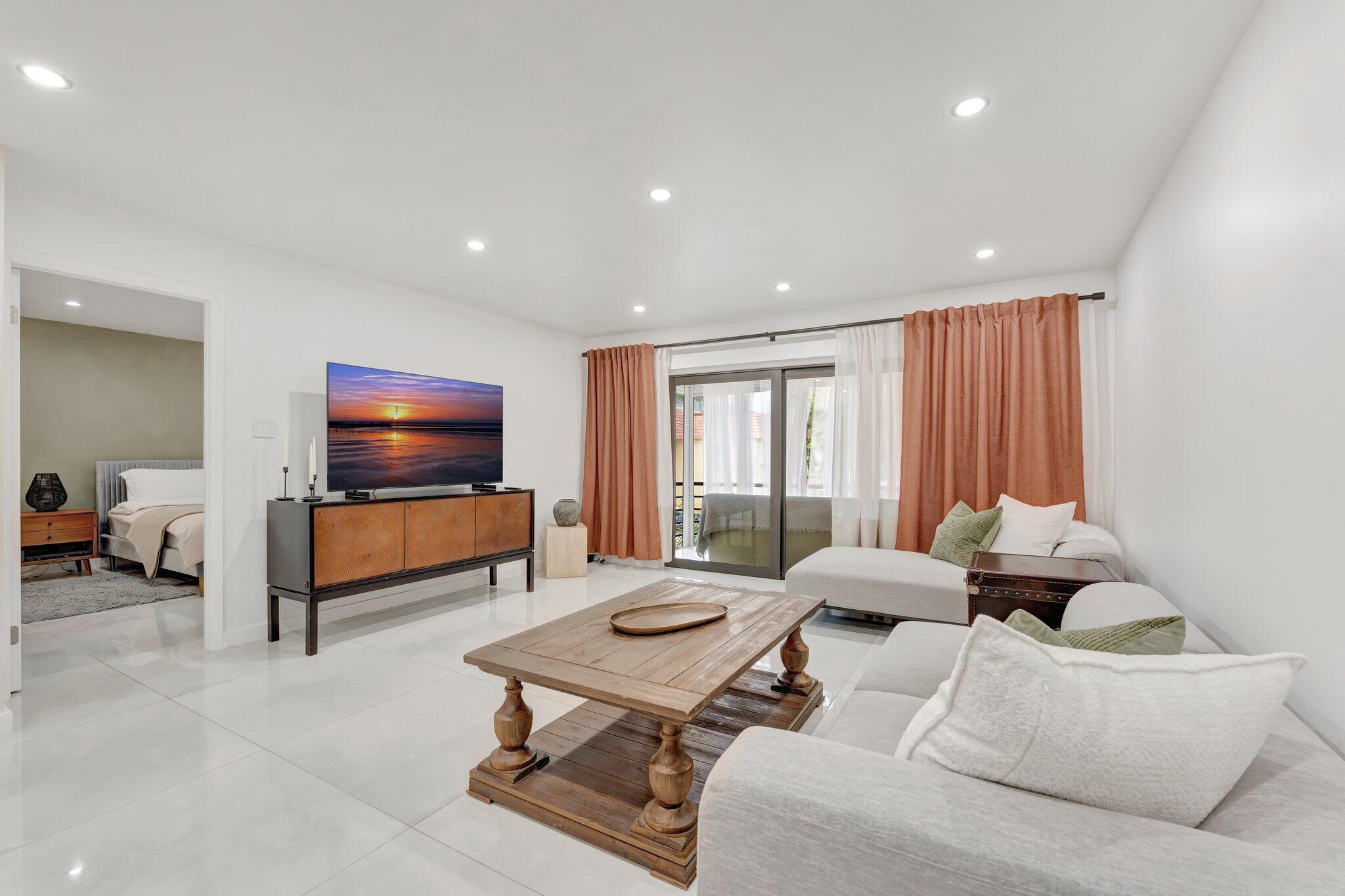 138 S Cypress #224