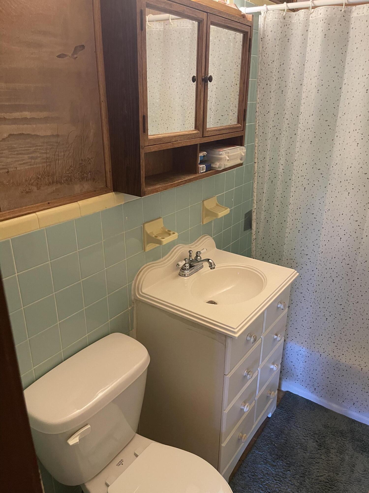 915 33rd West Palm Beach, FL 33407