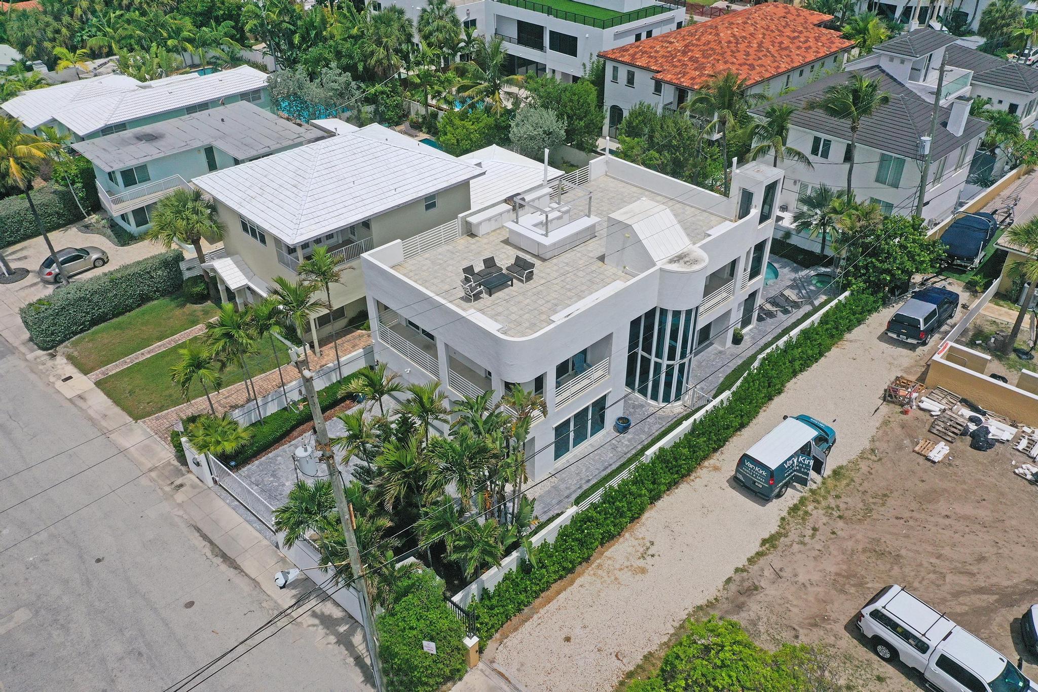 Undisclosed Address Fort Lauderdale, FL 33305